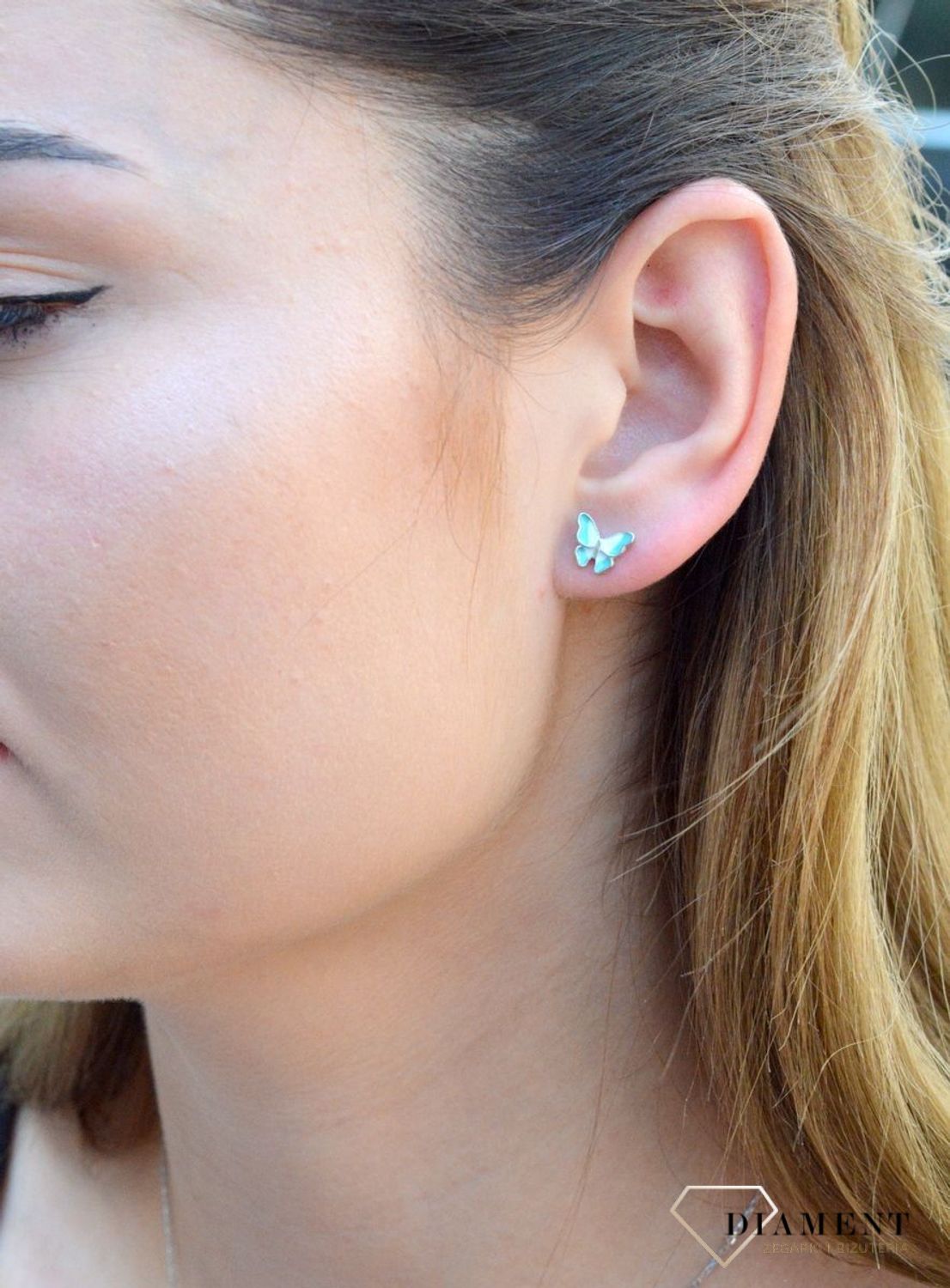 Kolczyki srebrne dla dziewczynki 'Niebieskie motylki' DIA-KLC-6607-925.Kolczyki srebrne wkrętki dla dzieci. Kolczyki srebrne motylki. Kolczyki srebrne niebieskie dla dziewczynki. Kolczyki z niebieskąemalią. Kolczyki dla dziewc.jpg
