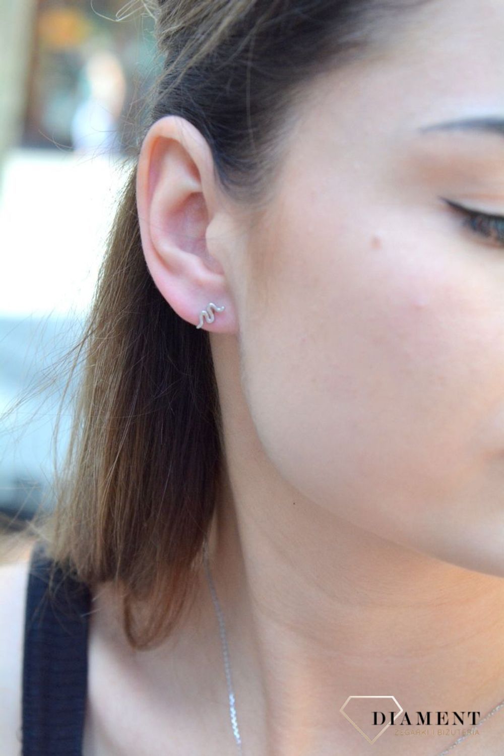 Kolczyki srebrne wkrętki minimalistyczne wężyki DIA-KLC-6608-925. Kolczyki damskie srebrne wkrętki. Kolczyki dziecięce srebrne. Gładkie srebrne kolczyki węże. Kolczyki srebrne dla miłośników zwierząt. Kolczyki srebrne idealne.jpg