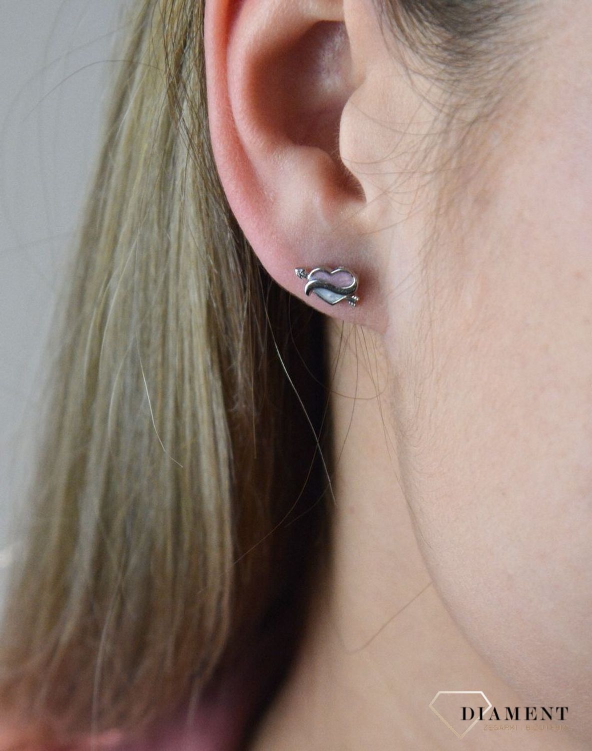 Kolczyki srebrne wkrętki serduszka różowo-niebieskie DIA-KLC-6611-925. Kolczyki srebrne wkrętki serduszka różowo-niebieskie wykonane ze srebra próby 925. Dziecięce lub damskie kolczyki z motywem serduszka wykonane zostały z na.jpg