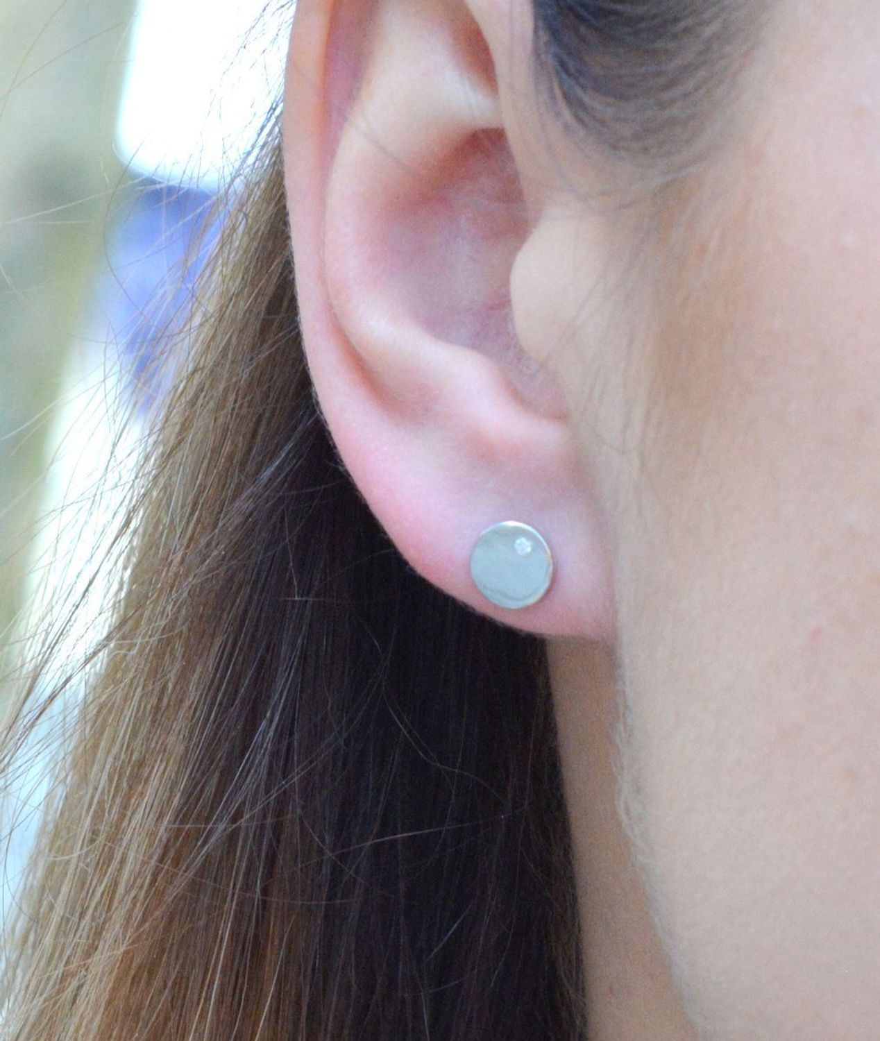 Kolczyki srebrne wkrętki 'Gładkie kółeczka z cyrkonią' DIA-KLC-6614-925. Kolczyki damskie srebrne wkrętki. Kolczyki dziecięce srebrne. Gładkie srebrne kolczyki. Kolczyki srebrne dz cyrkonią. Kolczyki srebrne idealne na prezent.jpg