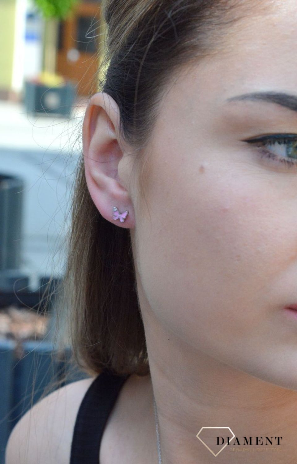 Kolczyki srebrne dla dziewczynki Motylki różowe z cyrkonią DIA-KLC-6615-925. Kolczyki srebrne wkrętki dla dzieci. Kolczyki srebrne motylki. Kolczyki srebrne różowe dla dziewczynki. Kolczyki z kolorową emalią. Kolczyki dla dzie.jpg