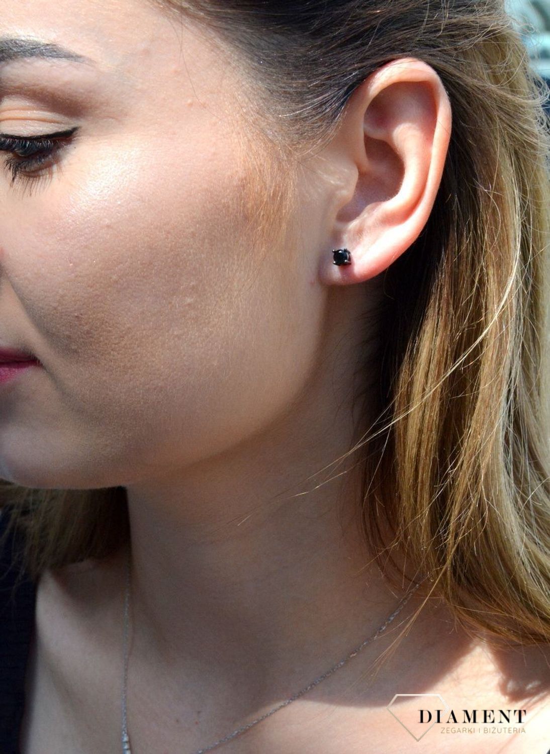 Kolczyki srebrne wkrętki z czarną cyrkonią DIA-KLC-6619-925. . Kolczyki damskie srebrne wkrętki. Kolczyki dziecięce srebrne. czarne srebrne kolczyki. Kolczyki srebrne z cyrkonią. Kolczyki srebrne kwadraciki idealne na prezent..jpg