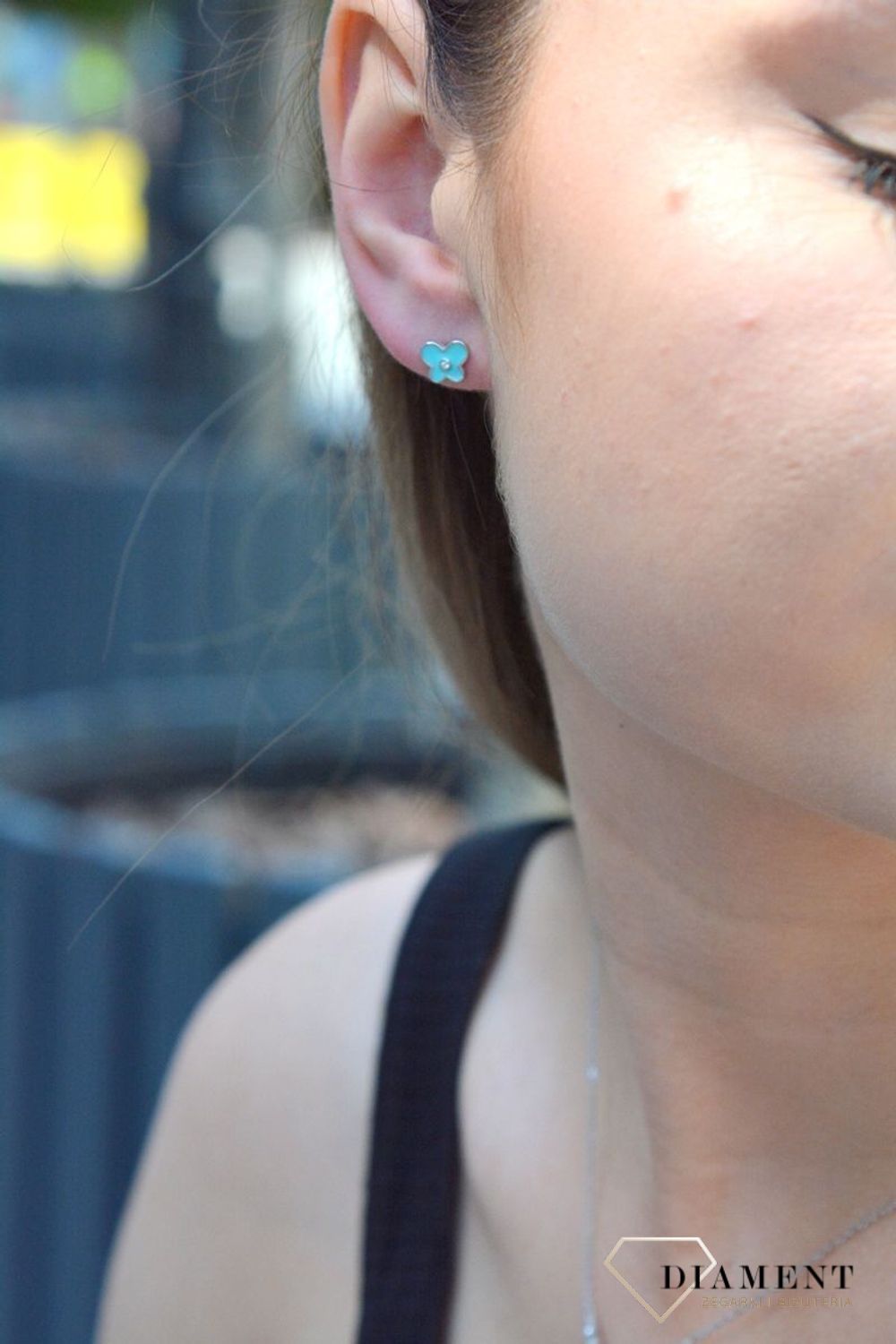 Kolczyki srebrne dla dziewczynki 'Niebieskie motylki z cyrkonią' DIA-KLC-6620-925. Kolczyki srebrne wkrętki dla dzieci. Kolczyki srebrne motylki. Kolczyki srebrne niebieskie dla dziewczynki. Kolczyki z niebieskąemalią. Kolczyk.jpg