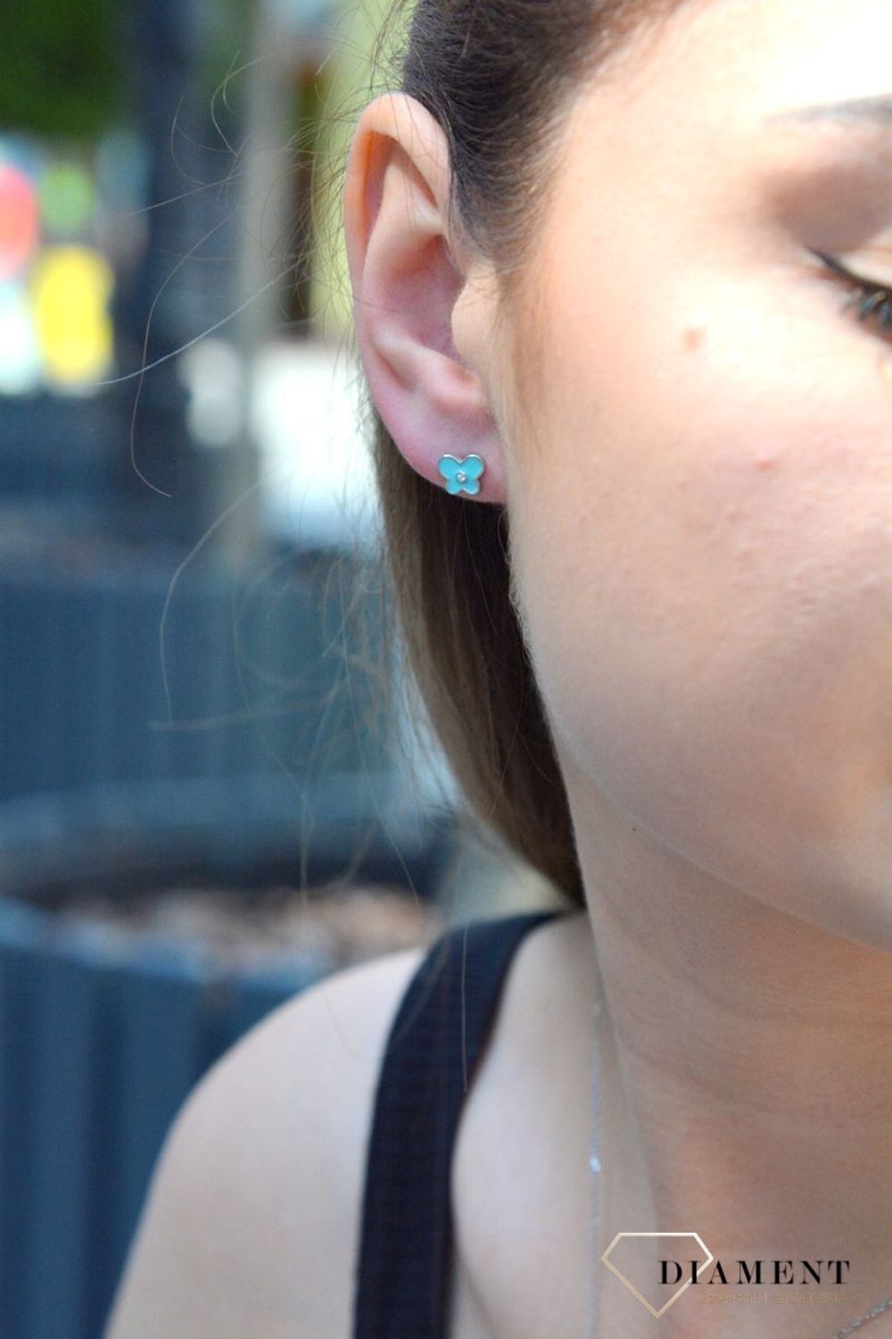 Kolczyki srebrne dla dziewczynki 'Niebieskie motylki z cyrkonią' DIA-KLC-6620-925. Kolczyki srebrne wkrętki dla dzieci. Kolczyki srebrne motylki. Kolczyki srebrne niebieskie dla dziewczynki. Kolczyki z niebieskąemalią. Kolczyk.jpg