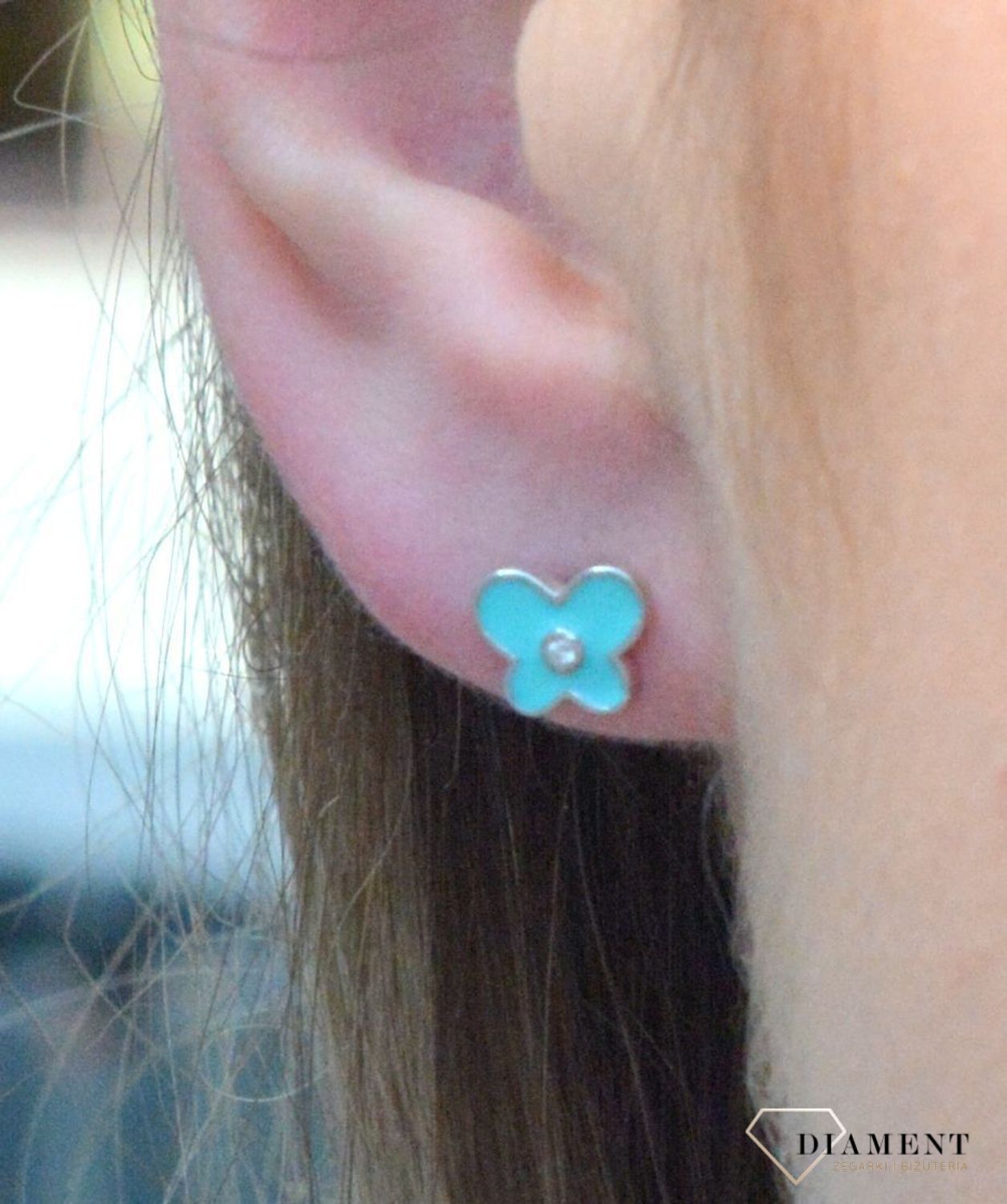 Kolczyki srebrne dla dziewczynki 'Niebieskie motylki z cyrkonią' DIA-KLC-6620-925. Kolczyki srebrne wkrętki dla dzieci. Kolczyki srebrne motylki. Kolczyki srebrne niebieskie dla dziewczynki. Kolczyki z niebieskąemalią. Kolczyk.jpg