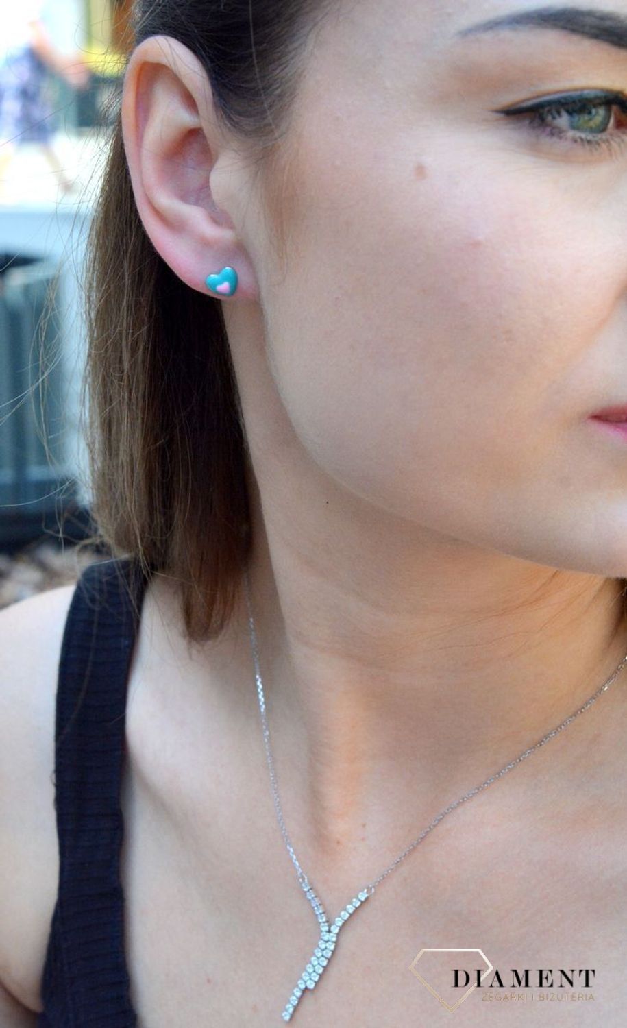 Kolczyki srebrne dla dziewczynki Urocze serduszka DIA-KLC-6624-925. Kolczyki srebrne wkrętki dla dzieci. Kolczyki srebrne serca. Kolczyki srebrne dla dziewczynki. Kolczyki z kolorową emalią. Kolczyki dla dziewczynki na prezent.jpg