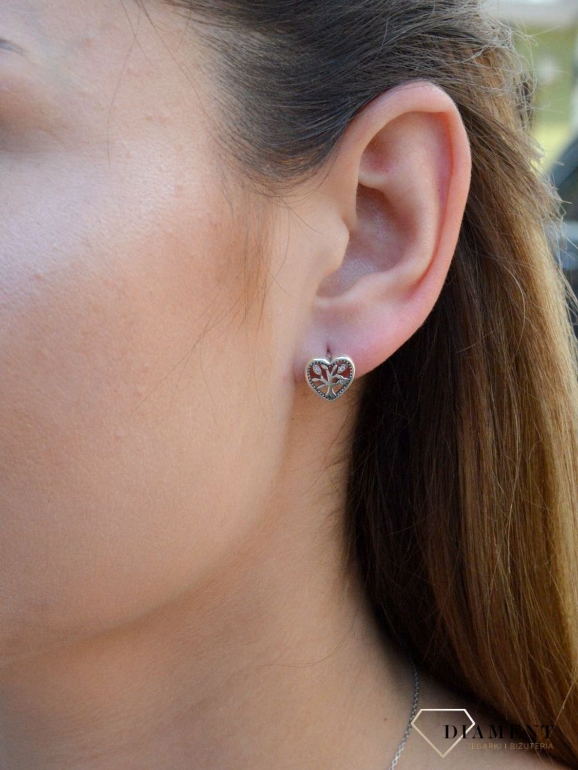 Kolczyki srebrne wkrętki Serduszka z cyrkoniami DIA-KLC-6625-925. Kolczyki damskie srebrne wkrętki. Kolczyki dziecięce srebrne. Serca srebrne kolczyki. Kolczyki srebrne z cyrkoniami. Kolczyki srebrne idealne na prezent..jpg