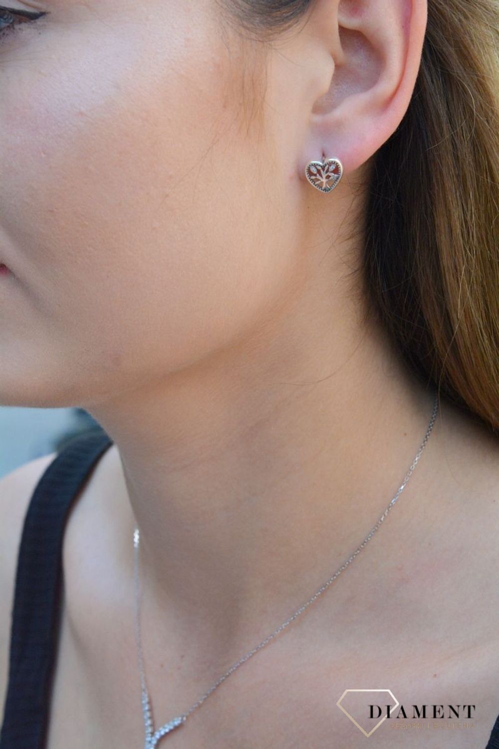 Kolczyki srebrne wkrętki Serduszka z cyrkoniami DIA-KLC-6625-925. Kolczyki damskie srebrne wkrętki. Kolczyki dziecięce srebrne. Serca srebrne kolczyki. Kolczyki srebrne z cyrkoniami. Kolczyki srebrne idealne na prezent..jpg