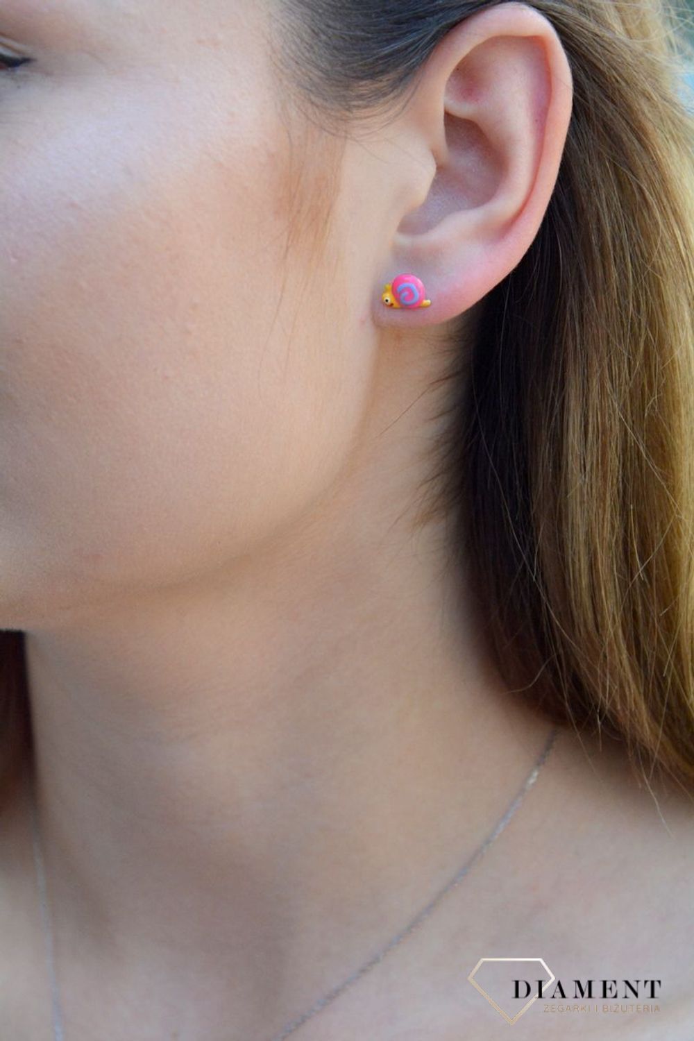 Kolczyki srebrne dla dziewczynki 'Kolorowe ślimaczki' DIA-KLC-6626-925.  Kolczyki srebrne wkrętki dla dzieci. Kolczyki srebrne ślimaczki. Kolczyki srebrne niebieskie dla dziewczynki. Kolczyki z kolorową emailą. Kolczyki dla dz.jpg