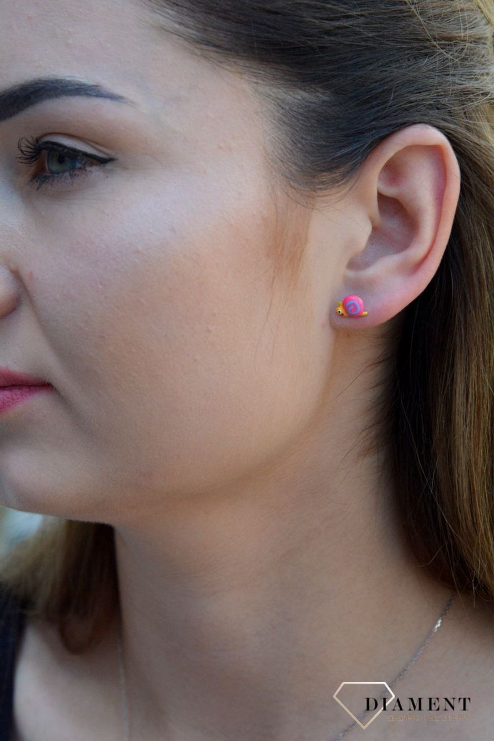 Kolczyki srebrne dla dziewczynki 'Kolorowe ślimaczki' DIA-KLC-6626-925.  Kolczyki srebrne wkrętki dla dzieci. Kolczyki srebrne ślimaczki. Kolczyki srebrne niebieskie dla dziewczynki. Kolczyki z kolorową emailą. Kolczyki dla dz.jpg