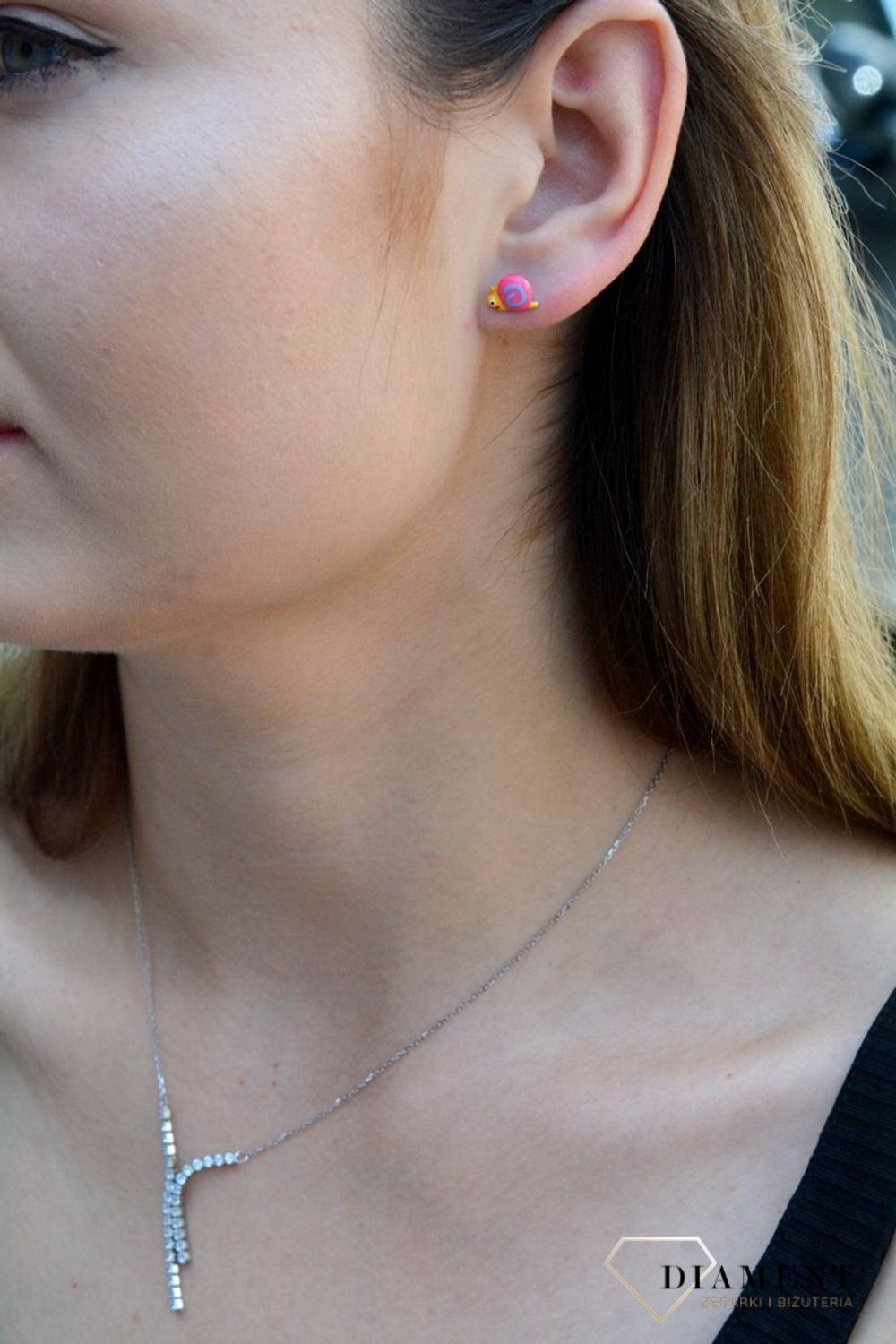 Kolczyki srebrne dla dziewczynki 'Kolorowe ślimaczki' DIA-KLC-6626-925.  Kolczyki srebrne wkrętki dla dzieci. Kolczyki srebrne ślimaczki. Kolczyki srebrne niebieskie dla dziewczynki. Kolczyki z kolorową emailą. Kolczyki dla dz.jpg