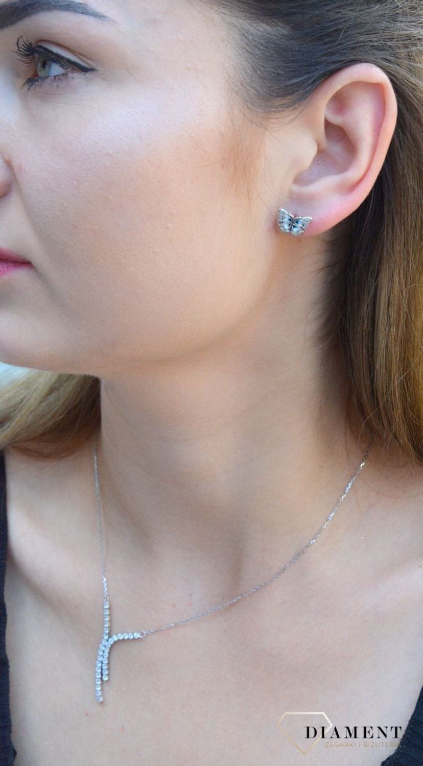 Kolczyki srebrne wkrętki Urocze motylki  DIA-KLC-6628-925. Kolczyki damskie srebrne wkrętki. Kolczyki dziecięce srebrne. Motylki srebrne kolczyki. Kolczyki srebrne z cyrkoniami i emalią. Kolczyki srebrne idealne na prezent..jpg