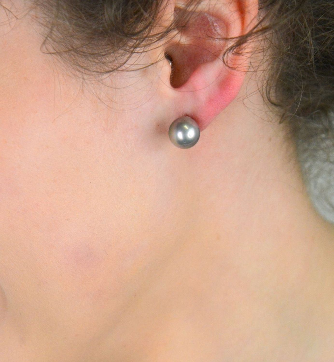 Kolczyki damskie srebrne perły szare próba 925, DIA-KLC-6663-925 Szukasz biżuterii, która łączy ponadczasową klasę z subtelną nowoczesnością  1.jpg