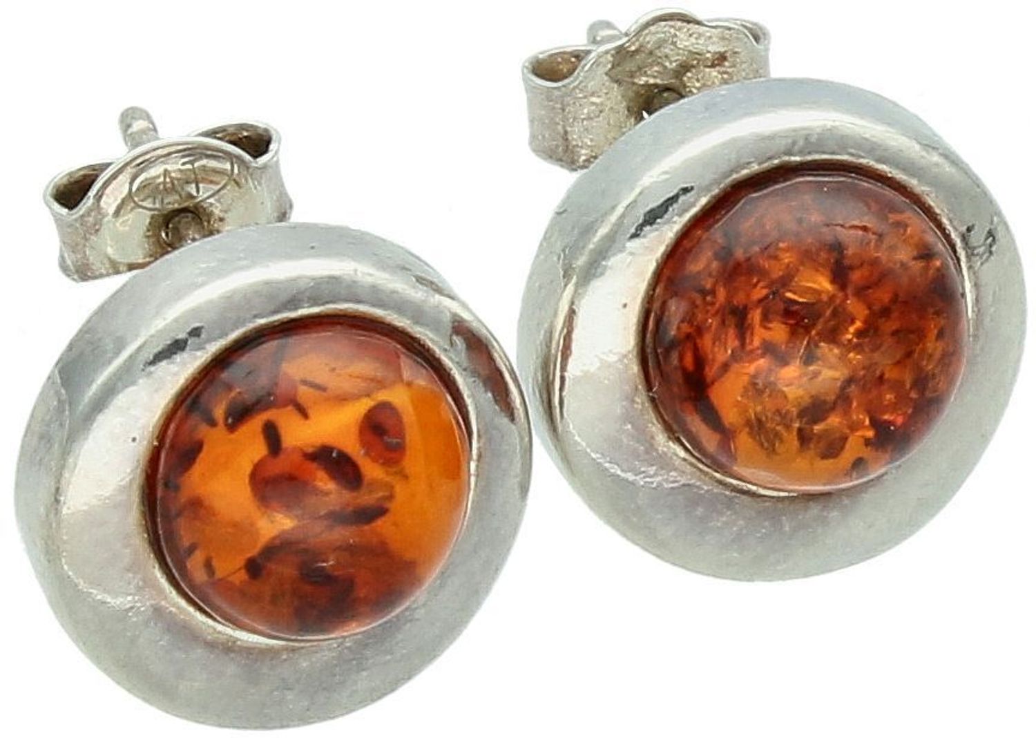 Eleganckie kolczyki srebrne 925 z bursztynem bałtyckim. Wymiary 1,4 cm, waga 3,93 g, zapięcie na sztyft. Idealne na prezent lub codzienny akcent.1.jpg