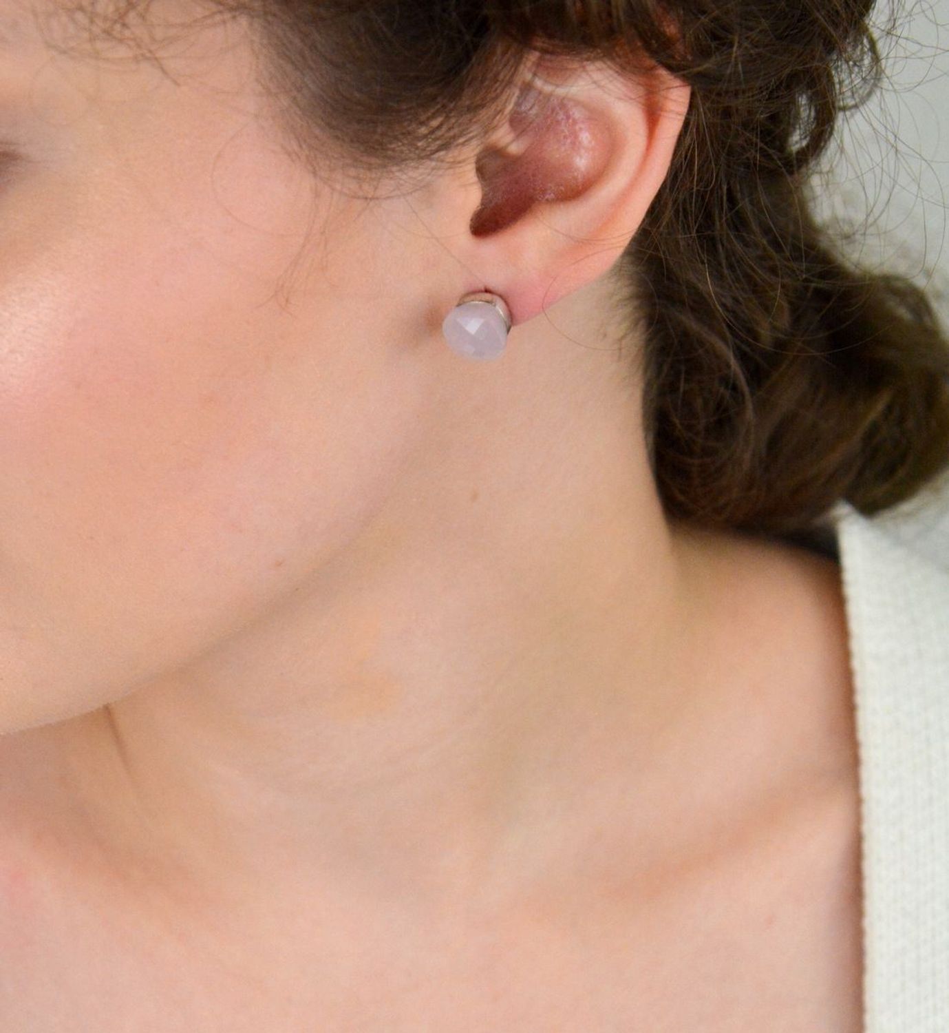 Eleganckie kolczyki srebrne 925 z różowym kwarcem. Wymiary 1,0 × 1,0 cm, waga 3,90 g, zapięcie na sztyft. Idealne na prezent lub codzienny akcent.1.jpg