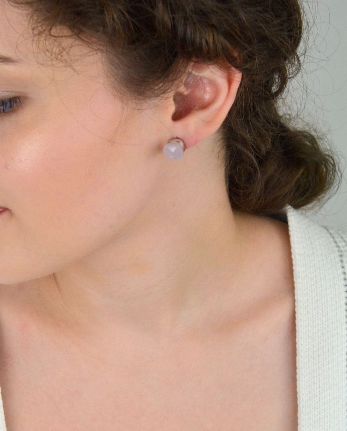 Eleganckie kolczyki srebrne 925 z różowym kwarcem. Wymiary 1,0 × 1,0 cm, waga 3,90 g, zapięcie na sztyft. Idealne na prezent lub codzienny akcent.1.jpg