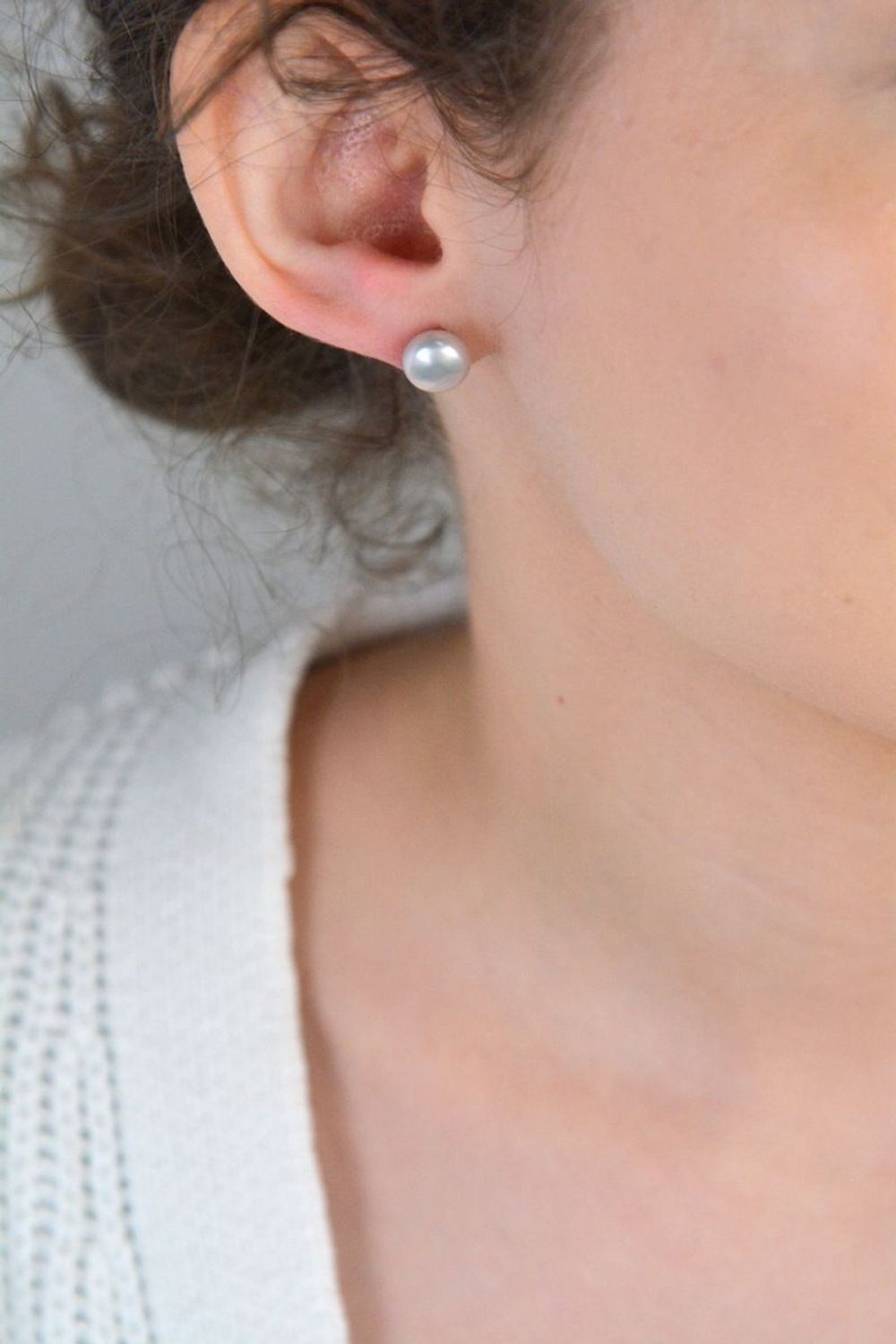 Eleganckie srebrne kolczyki z perłami 925. Ponadczasowy design, lekkość i komfort noszenia. Idealny prezent – z gwarancją i oryginalnym opakowaniem.11.jpg