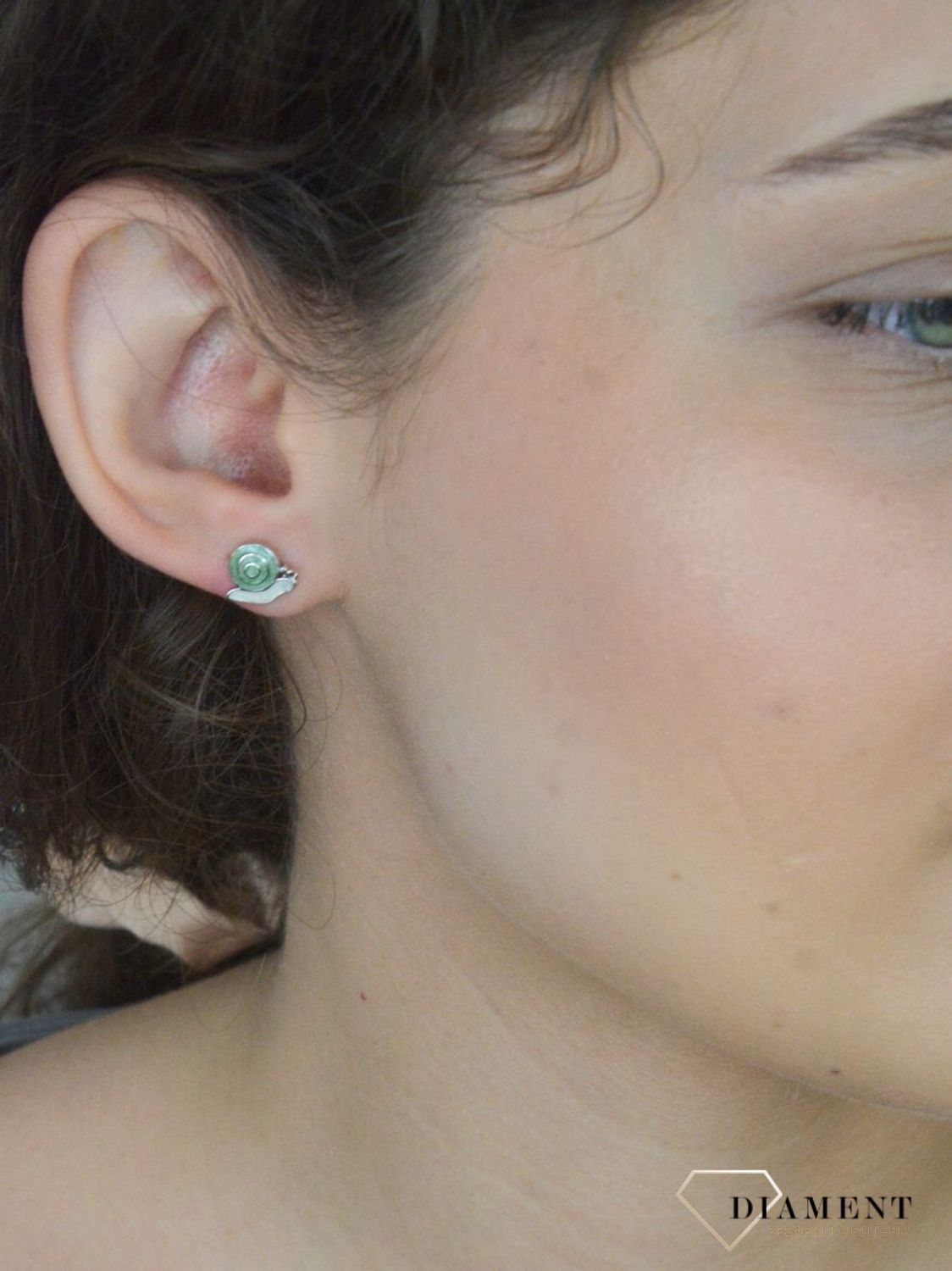 Kolczyki srebrne zielone ślimaki, próba 925 DIA-KLC-6687-925. Dziecięca srebrna biżuteria będzie idealnym pomysłem na prezent. Kolorowe kolczyki dla dziewczynki. Kolczyki srebrne wkrętki. 1.jpg