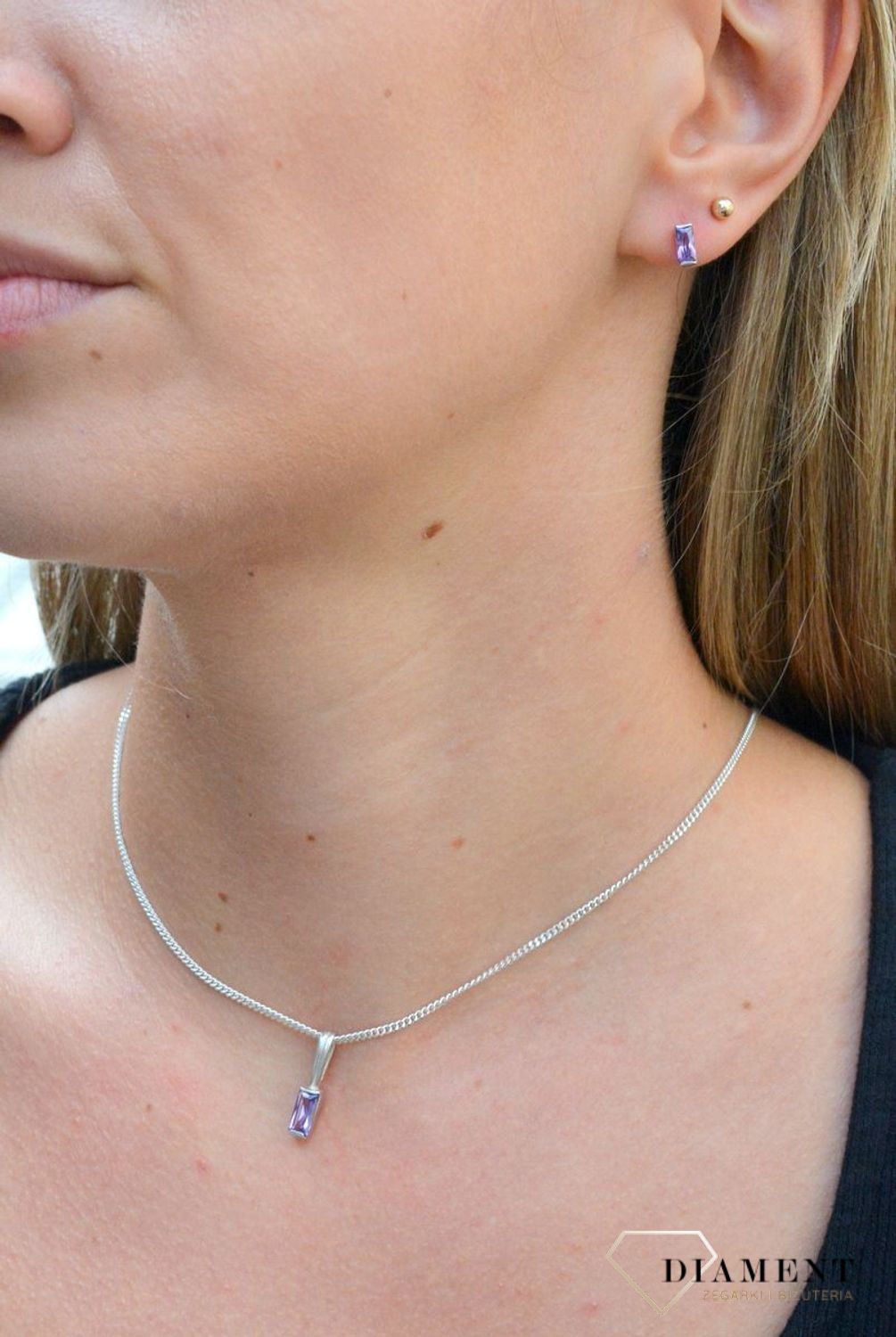 Kolczyki srebrne podłużne z cyrkonią DIA-KLC-6697-925. Kolczyki z cyrkonią. Kolczyki wkrętki. Kolczyki srebrne damskie, dziecięce. Kolczyki srebrne idealne na prezent. Kolczyki srebrne z zapięciem na sztyft..jpg