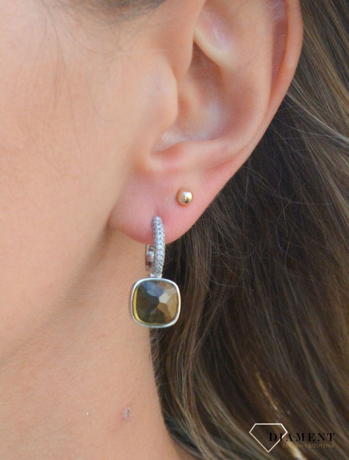 Kolczyki srebrne z cyrkoniami DIA-KLC-6698-925.  Kolczyki srebrne wiszące. Kolczyki z cyrkoniami. Kolczyki srebrne damskie. Kolczyki srebrne idealne na prezent. Kolczyki srebrne kółeczka z zawieszką..jpg