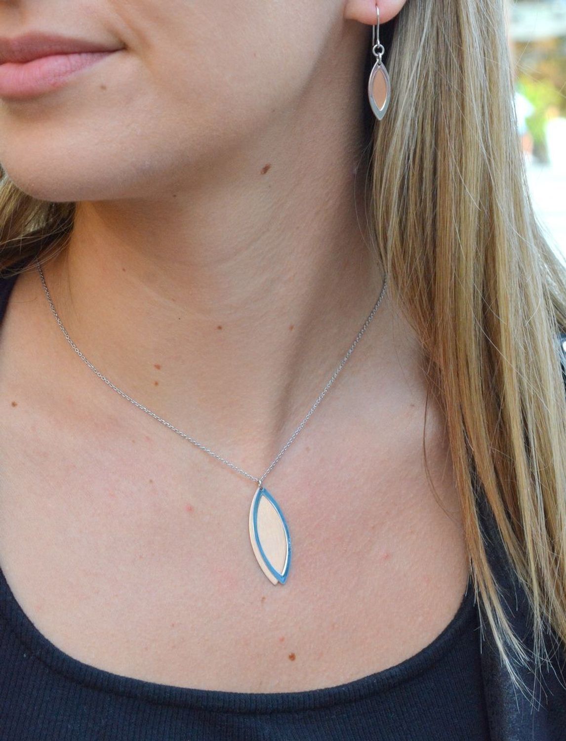 Kolczyki srebrne pozłacane wiszące blaszki DIA-KLC-6706-925. Kolczyki srebrne wiszące. Kolczyki blaszki. Kolczyki pozłacane blaszki. Kolczyki srebrne idealne na prezent. Kolczyki srebrne wiszące blaszki..jpg