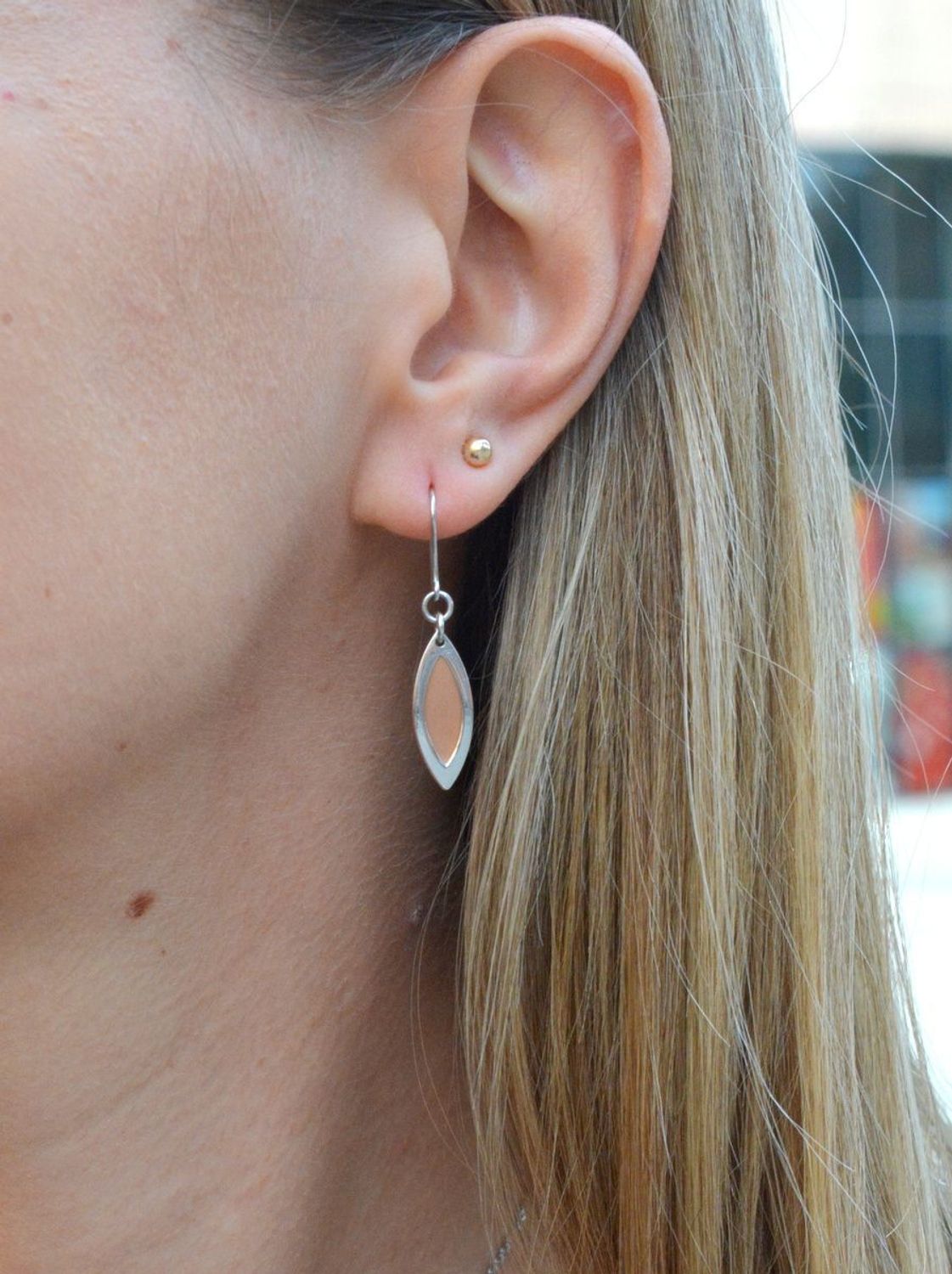 Kolczyki srebrne pozłacane wiszące blaszki DIA-KLC-6706-925. Kolczyki srebrne wiszące. Kolczyki blaszki. Kolczyki pozłacane blaszki. Kolczyki srebrne idealne na prezent. Kolczyki srebrne wiszące blaszki..jpg