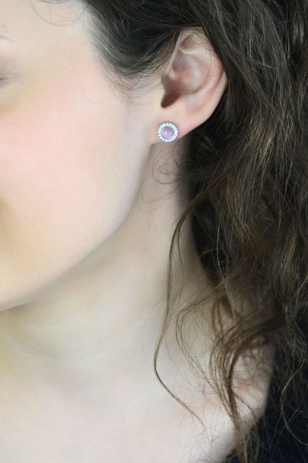 Kolczyki srebrne 925 DIA-KLC-6724-925 – okrągłe z różowym kocim oczkiem i cyrkoniami, 9 mm.jpg