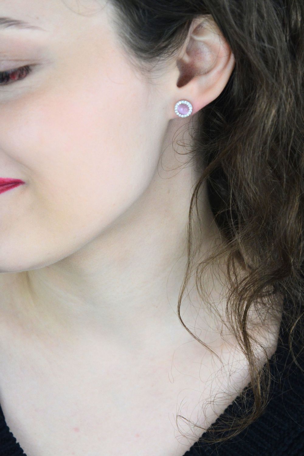 Kolczyki srebrne 925 DIA-KLC-6724-925 – okrągłe z różowym kocim oczkiem i cyrkoniami, 9 mm.jpg