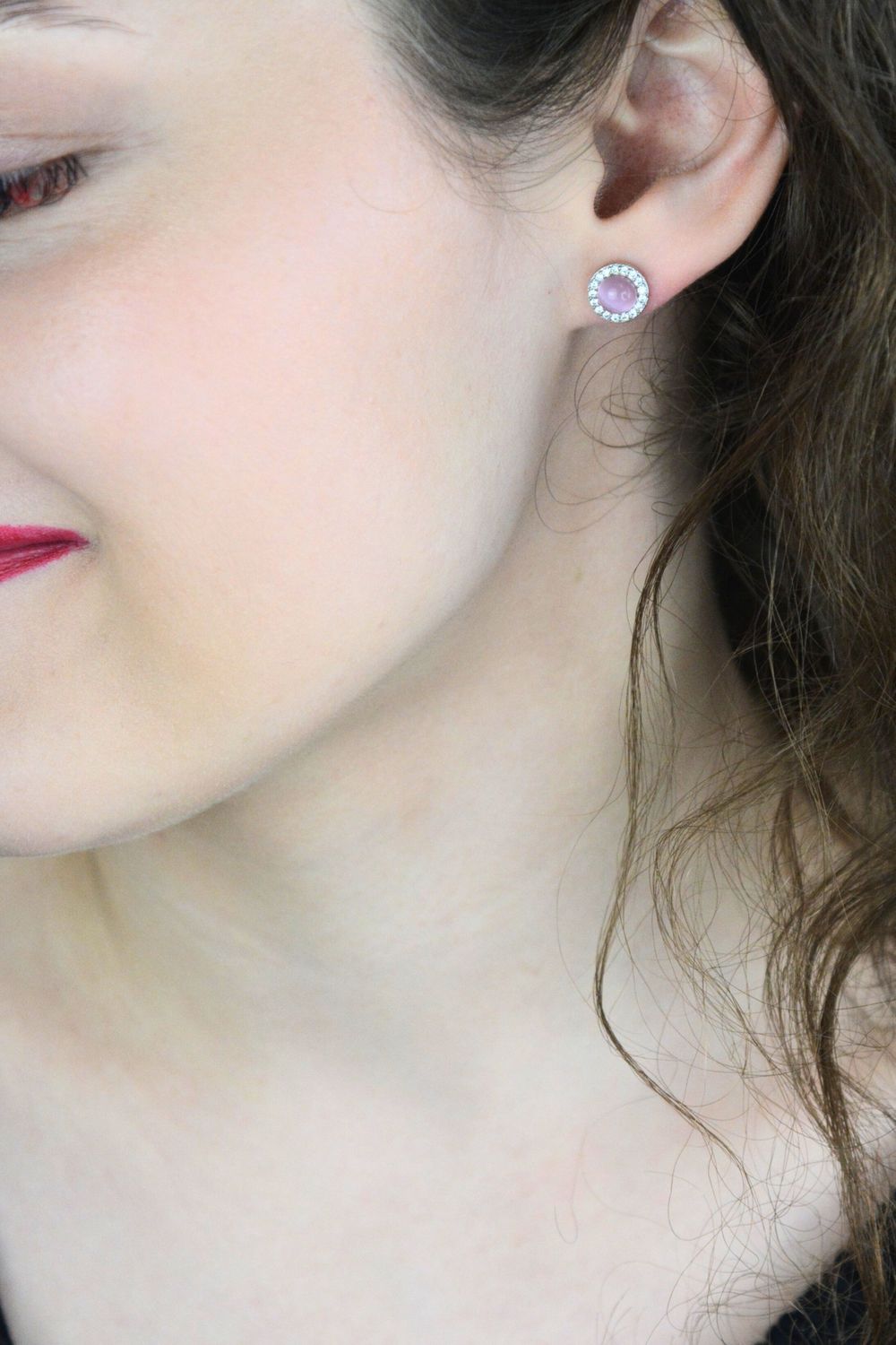 Kolczyki srebrne 925 DIA-KLC-6724-925 – okrągłe z różowym kocim oczkiem i cyrkoniami, 9 mm.jpg