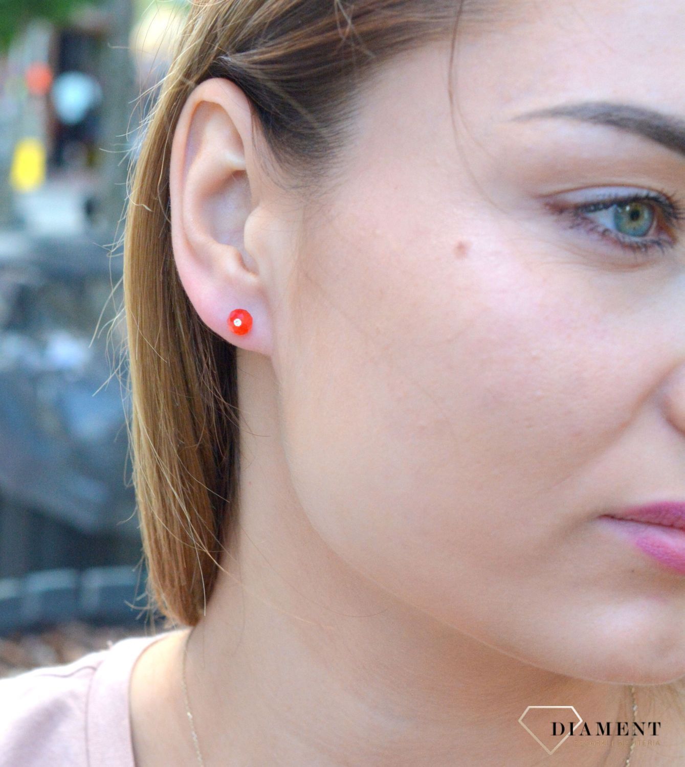 Kolczyki srebrne wkrętki z cyrkonią i kamieniem DIA-KLC-6745-925. Kolczyki wykonane z wysokiej jakości srebra o próbie 925. Kolczyki z wygodnym zapięciem na sztyft.jpg