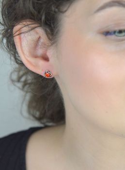Srebrne kolczyki pomarańczowe kwiatki wkrętki 925, DIA-KLC-6752-925.  Idealny prezent dla każdej kobiety. Srebrne kolczyki na sztyft. Srebrne kolczyki pomarańczowe (2).JPG