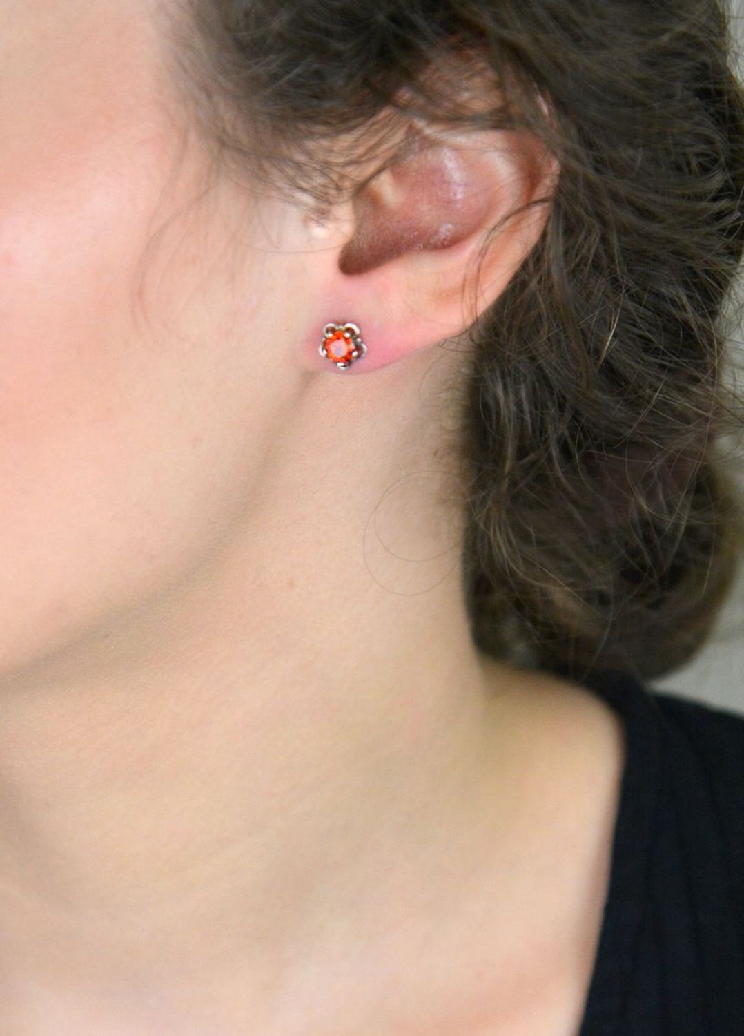 Srebrne kolczyki czerwone kwiatki wkrętki Ag 925, DIA-KLC-6760-925.jpg