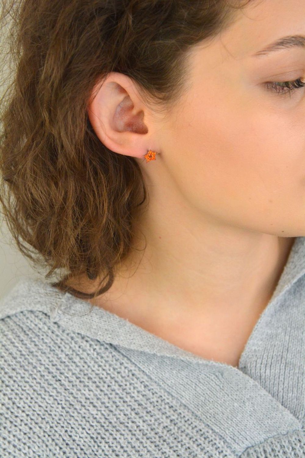 Kolczyki srebrne gwiazdki z Kryształami Swarovskiego.jpg