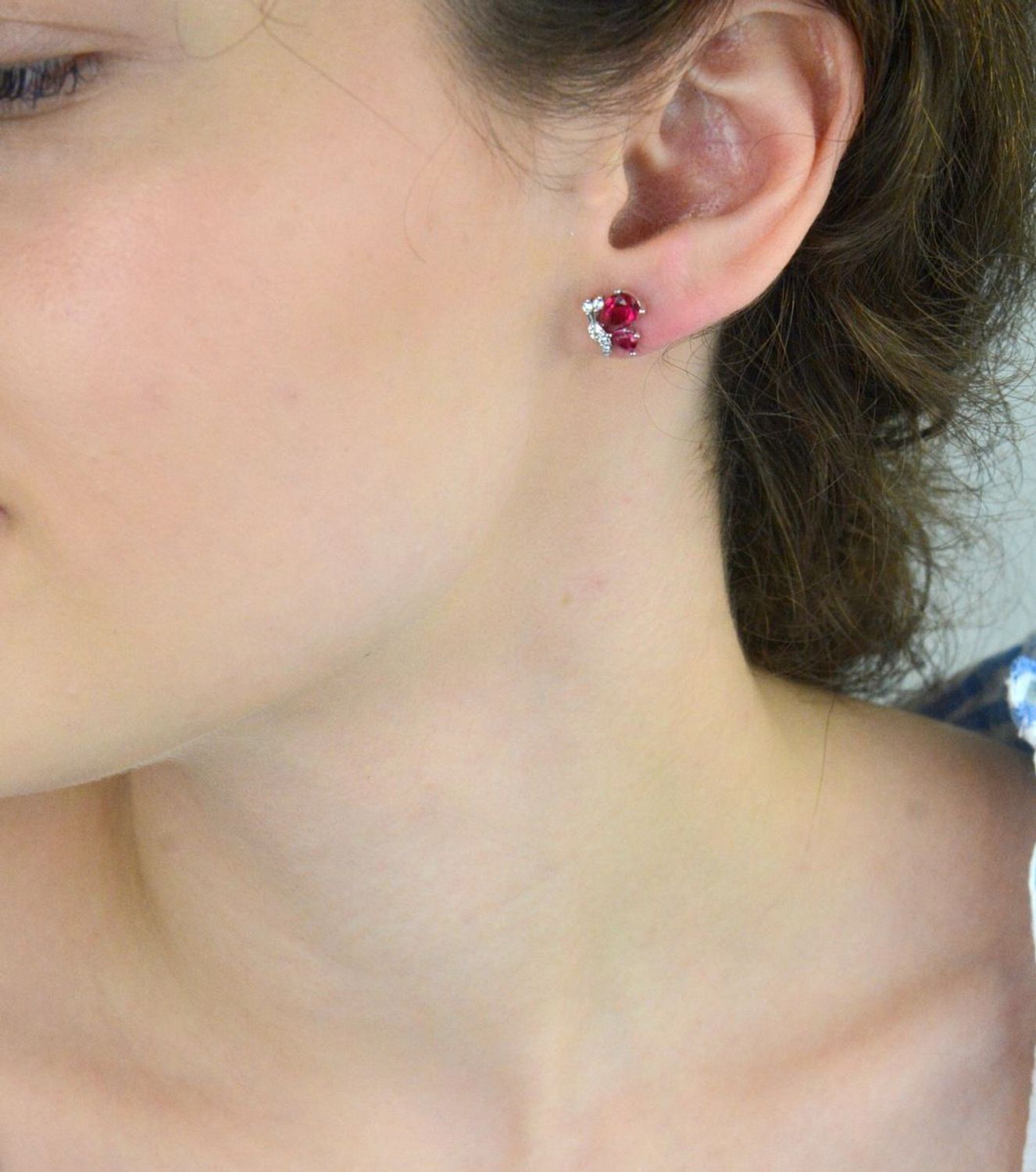 Kolczyki Damskie Motylki Srebrne 925 DIA-KLC-6766-925  Cyrkonie Czerwona i Biała  Sztyft 1.jpg