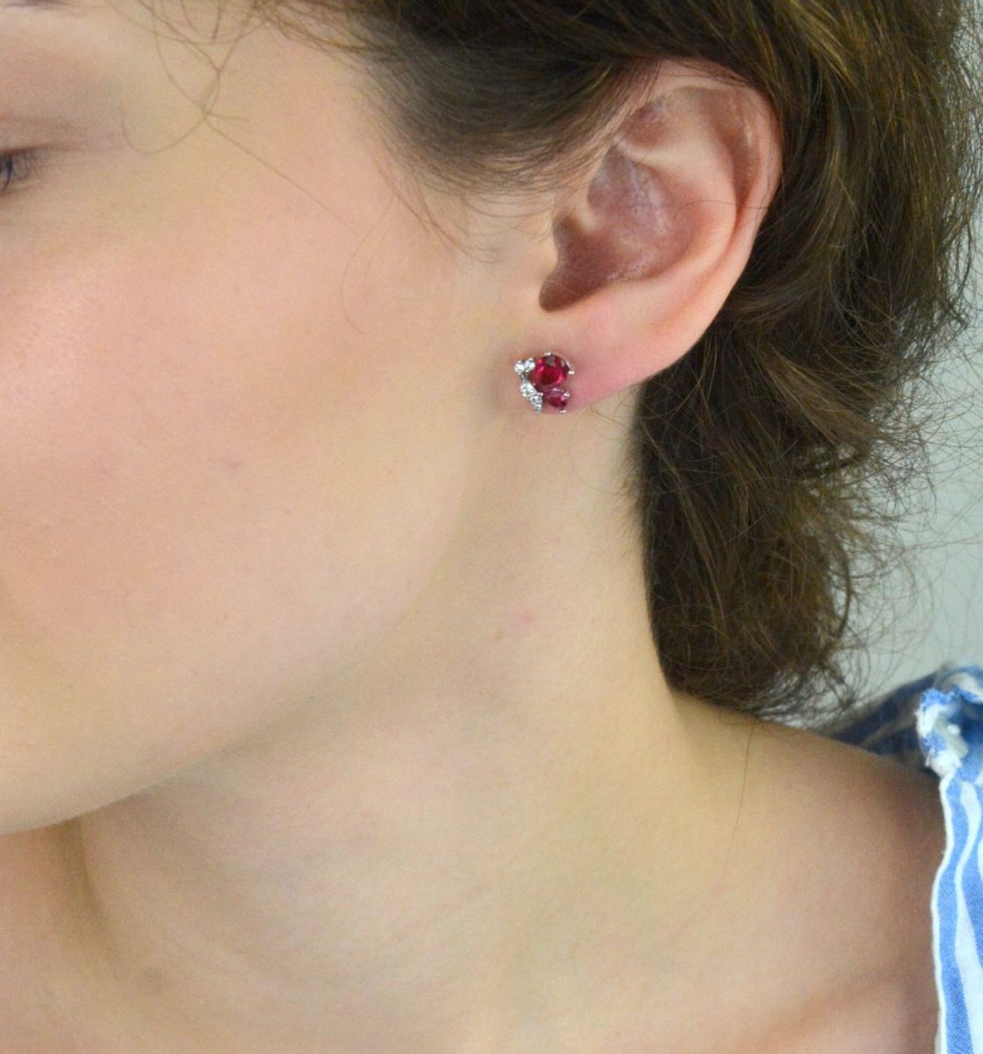 Kolczyki Damskie Motylki Srebrne 925 DIA-KLC-6766-925  Cyrkonie Czerwona i Biała  Sztyft 1.jpg