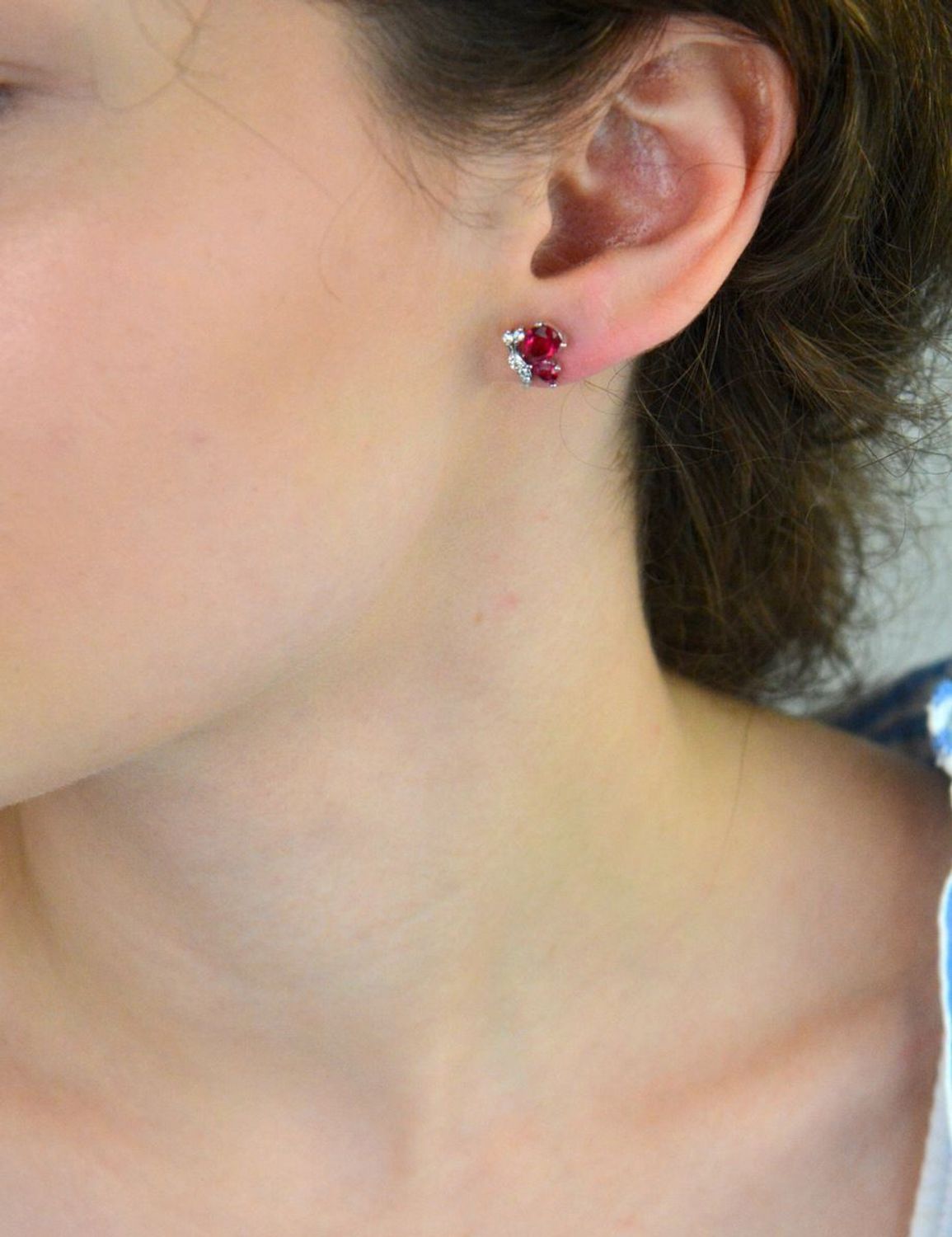 Kolczyki Damskie Motylki Srebrne 925 DIA-KLC-6766-925  Cyrkonie Czerwona i Biała  Sztyft 1.jpg