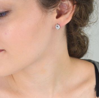 Eleganckie kolczyki srebrne 925 owalne z cyrkoniami. Wymiary zawieszki 9x7 mm, zapięcie na sztyft, waga 1,90 g. Idealne na co dzień i na prezent (3).JPG