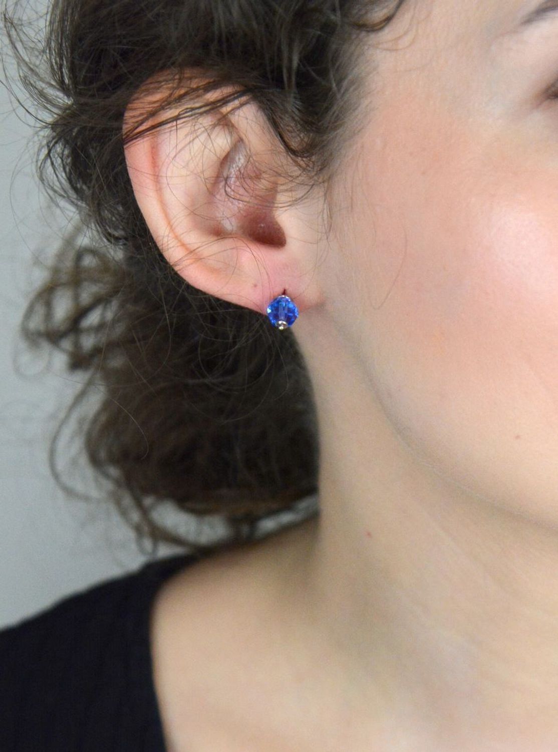 Srebrne kolczyki niebieskie wkrętki 925, DIA-KLC-6851-925.jpg