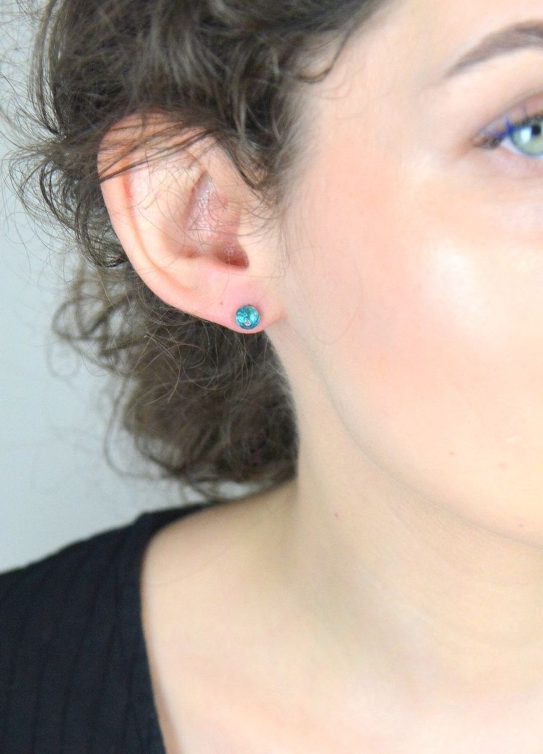 Srebrne kolczyki błękitne wkrętki 925, DIA-KLC-6853-925.jpg