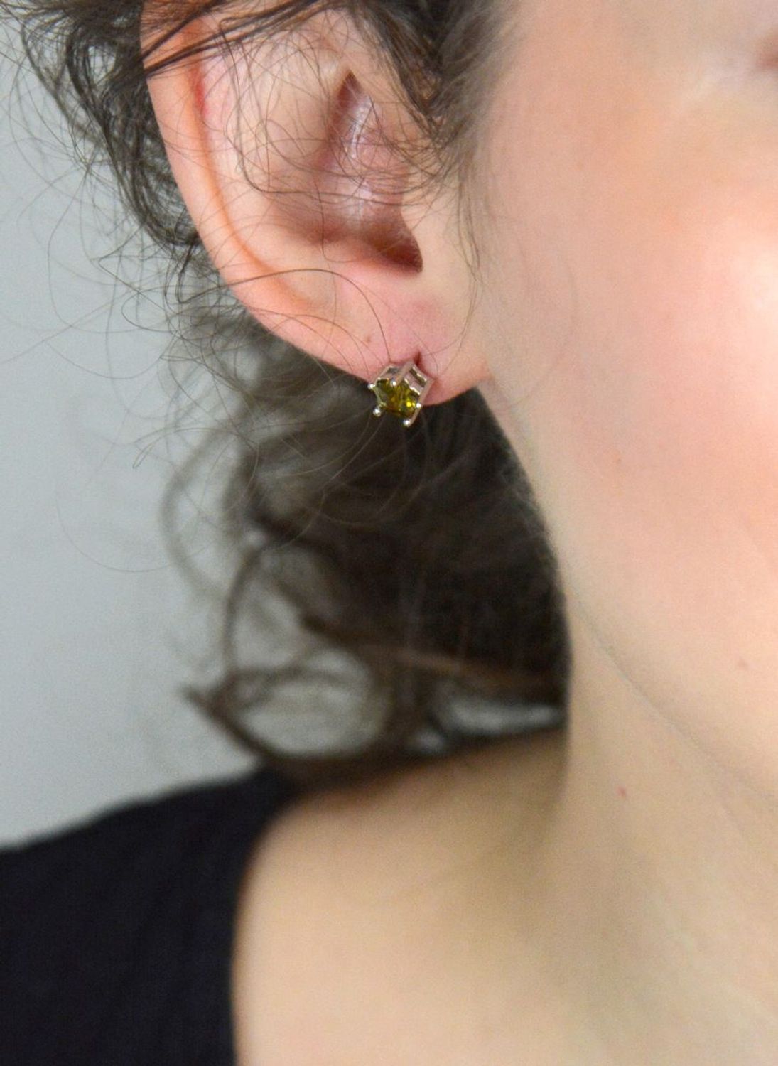 Srebrne kolczyki zielone gwiazdki wkrętki, DIA-KLC-6867-925.jpg