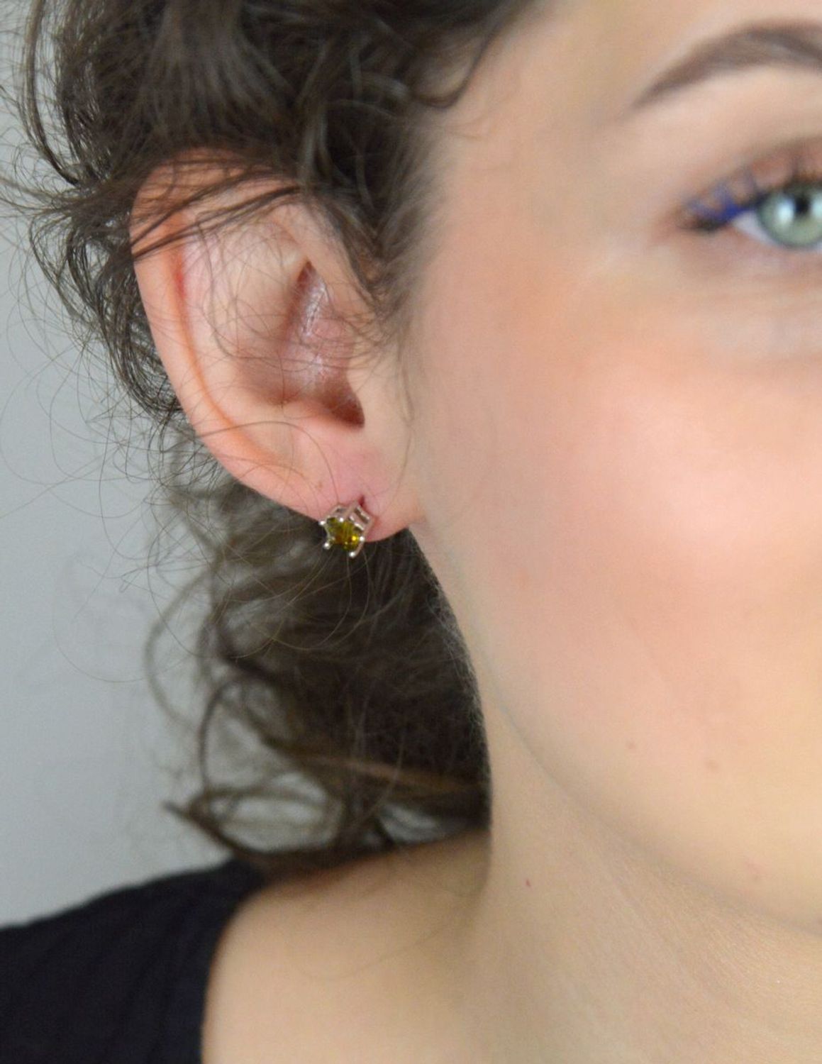 Srebrne kolczyki zielone gwiazdki wkrętki, DIA-KLC-6867-925.jpg