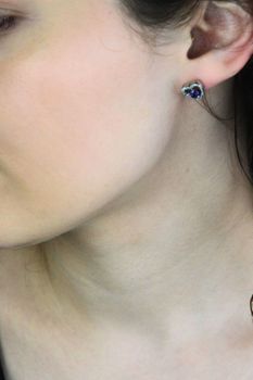 kolczyki srebrne, kolczyki 925, kolczyki serca, fioletowa cyrkonia, kolczyki z kamieniem (5).jpg