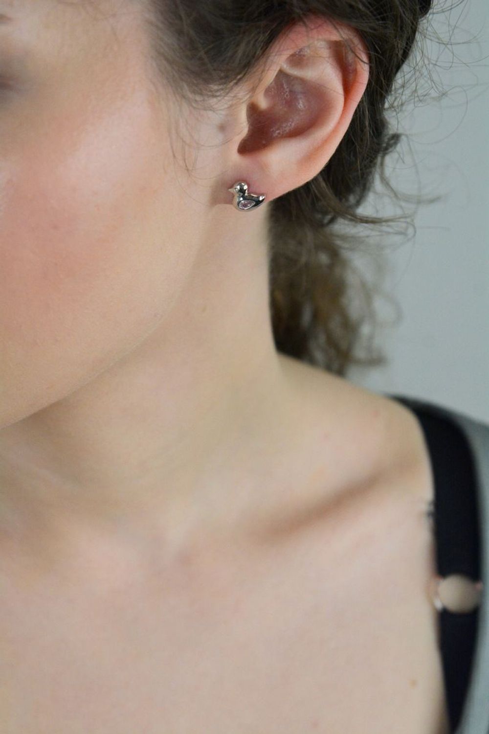 Kolczyki srebrne kaczki na sztyft, próba 925 DIA-KLC-6894-925.  Dziecięca srebrna biżuteria będzie idealnym pomysłem na prezent. Kolczyki dla dziewczynki. Kolczyki srebrne wkrętki.1.jpg