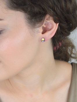 Kolczyki srebrne w kształcie rombów z kryształem Swarovski. Srebro próby 925, efektowny połysk i oryginalny design. Idealne na co dzień i wieczór (1).JPG