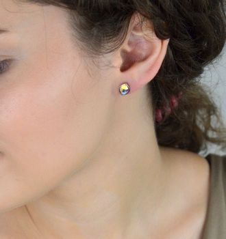 Kolczyki srebrne w kształcie rombów z kryształem Swarovski. Srebro próby 925, efektowny połysk i oryginalny design. Idealne na co dzień i wieczór (4).JPG