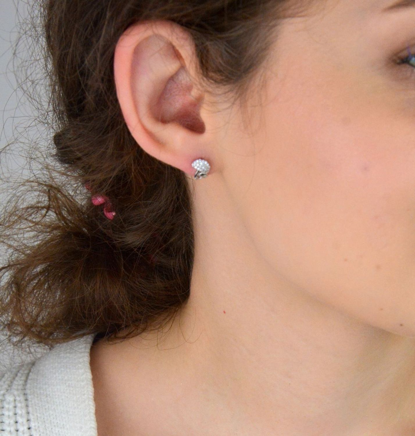 Urocze kolczyki dziecięce ze srebra 925 – DIA-KLC-6920-925. Dwa grzybki większy z cyrkoniami, mniejszy gładki. Lekkie (1,25 g), bezpieczne zapięcie na sztyft. Idealne na prezent!1.jpg