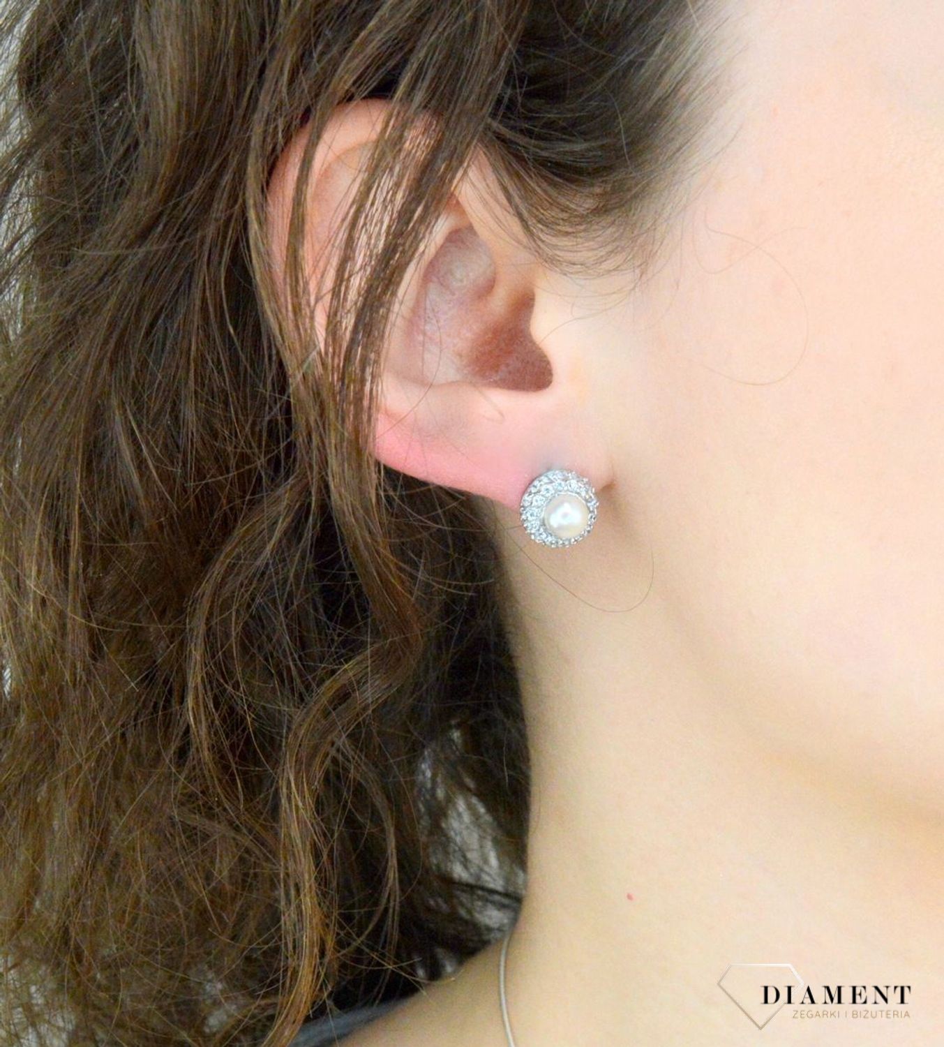 Kolczyki srebrne wkrętki perełki i cyrkonie próba 925, DIA-KLC-6933-925. Kolczyki srebrne zapinane na sztyft. Kolczyki damskie na prezent. Kolczyki z perłami. Błyszczące kolczyki srebrne.1.jpg