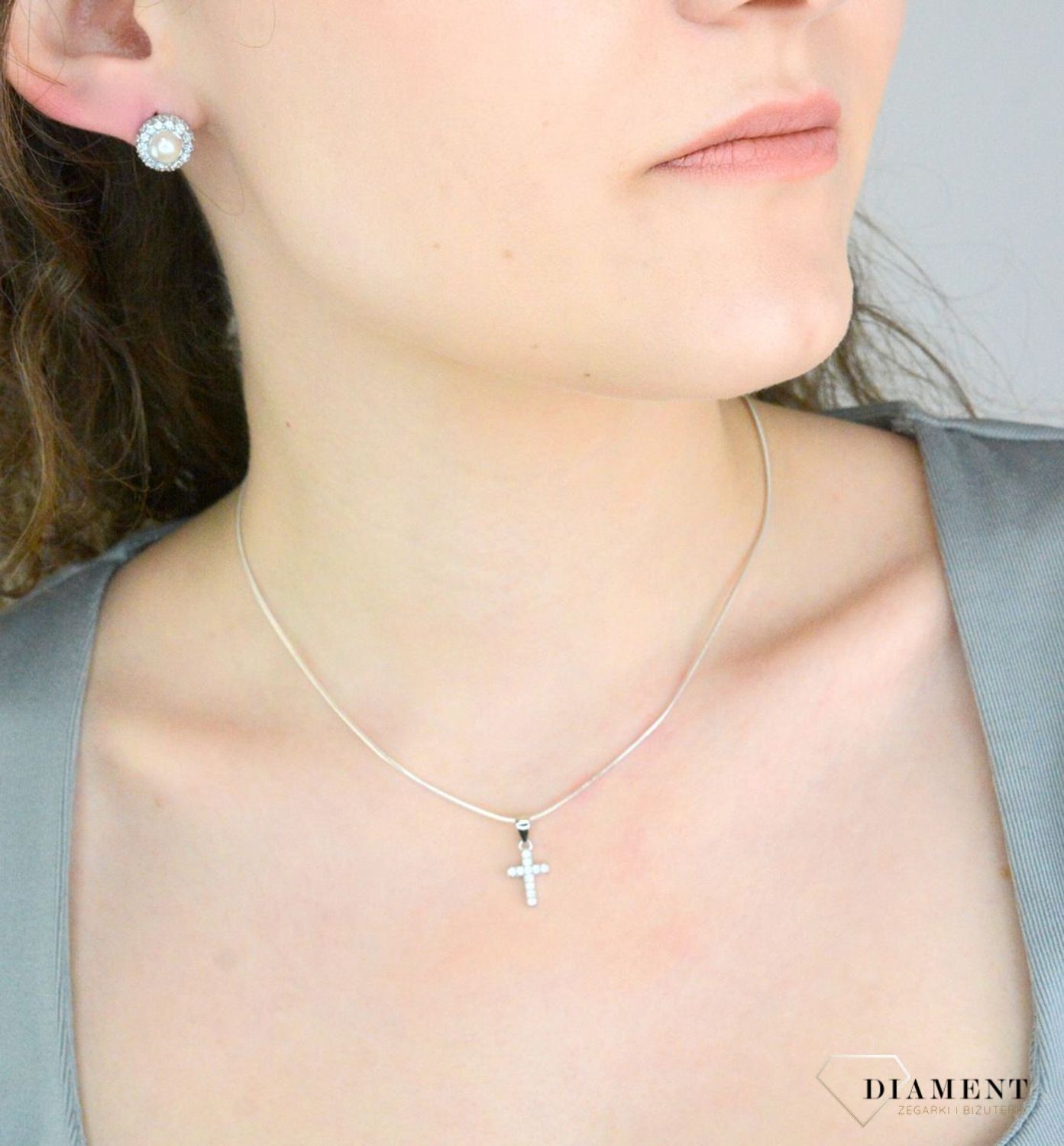 Kolczyki srebrne wkrętki perełki i cyrkonie próba 925, DIA-KLC-6933-925. Kolczyki srebrne zapinane na sztyft. Kolczyki damskie na prezent. Kolczyki z perłami. Błyszczące kolczyki srebrne.1.jpg