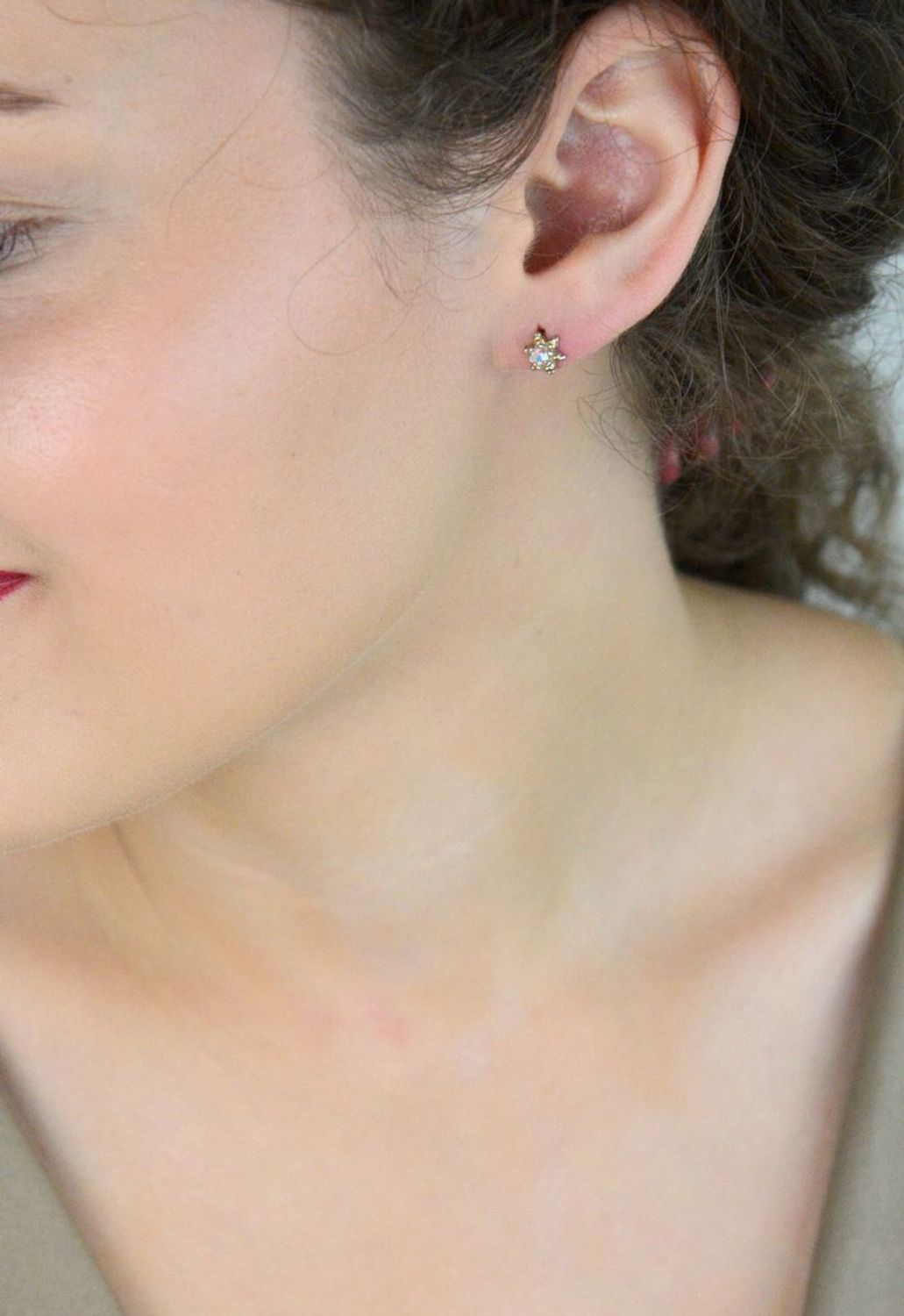 Srebrne kolczyki kwiatki z cyrkonią DIA-KLC-6939-925 – delikatne sztyfty, srebro 925.jpg