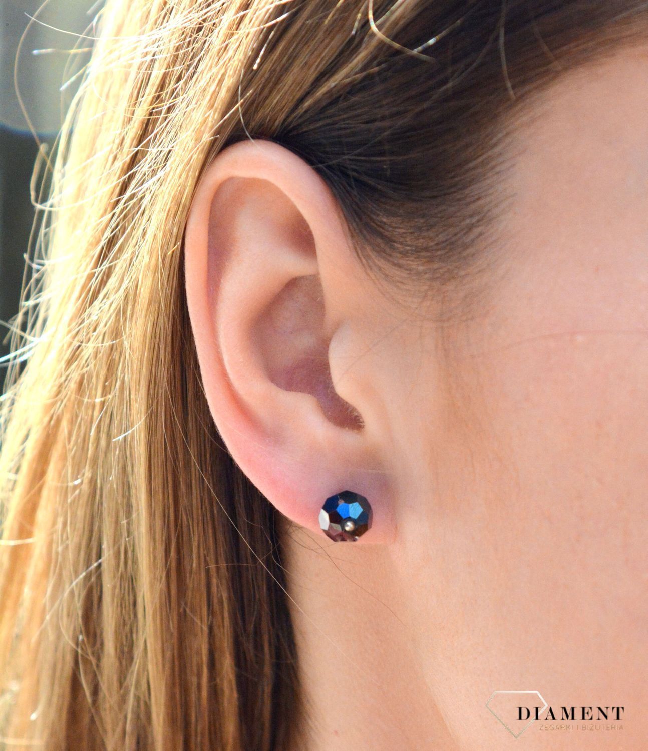 Kolczyki wkrętki srebrne z połyskującym się kamieniem Ag.jpg